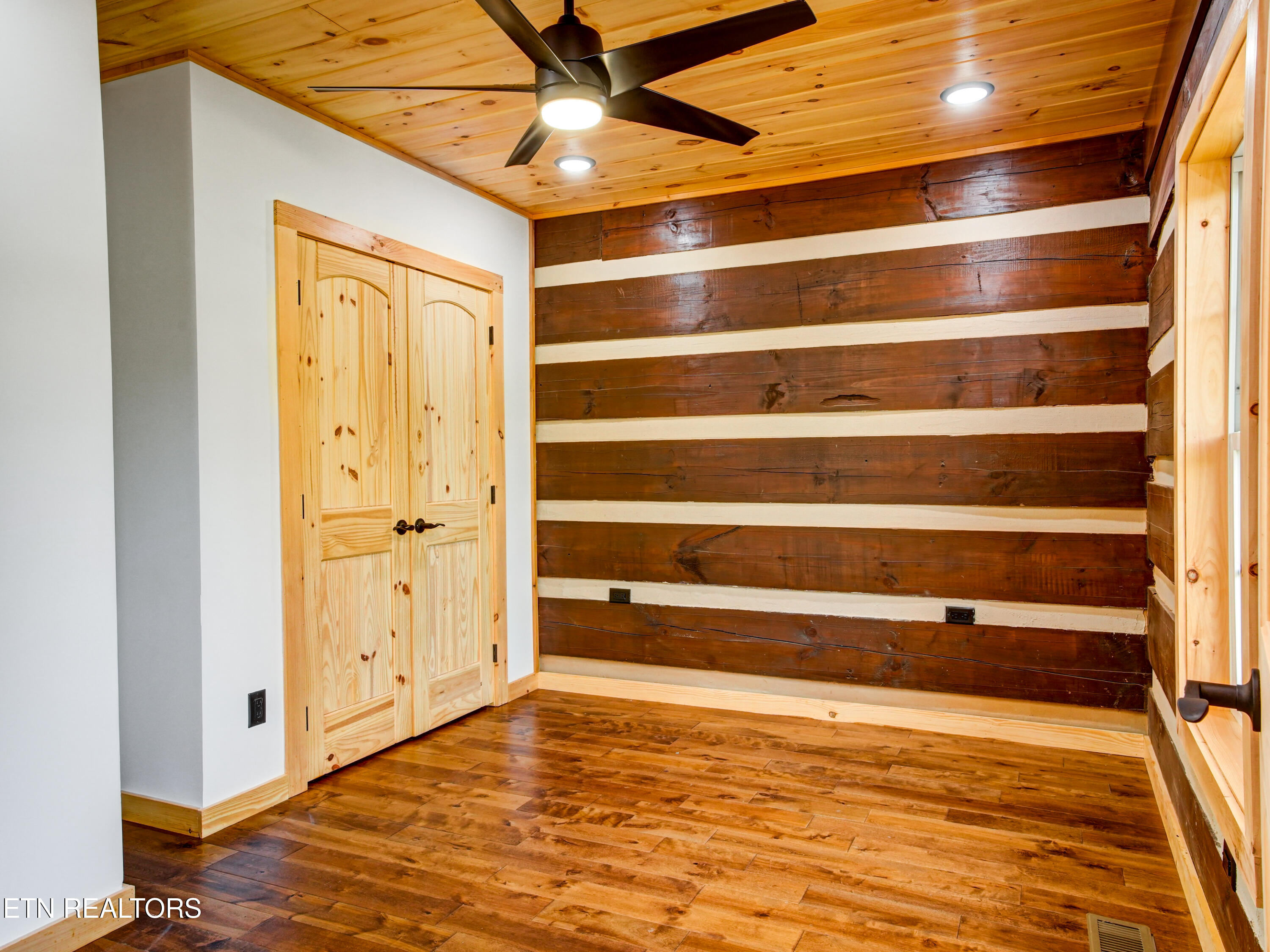 630 Douglas Ridge Drive Dandridge TN 37725