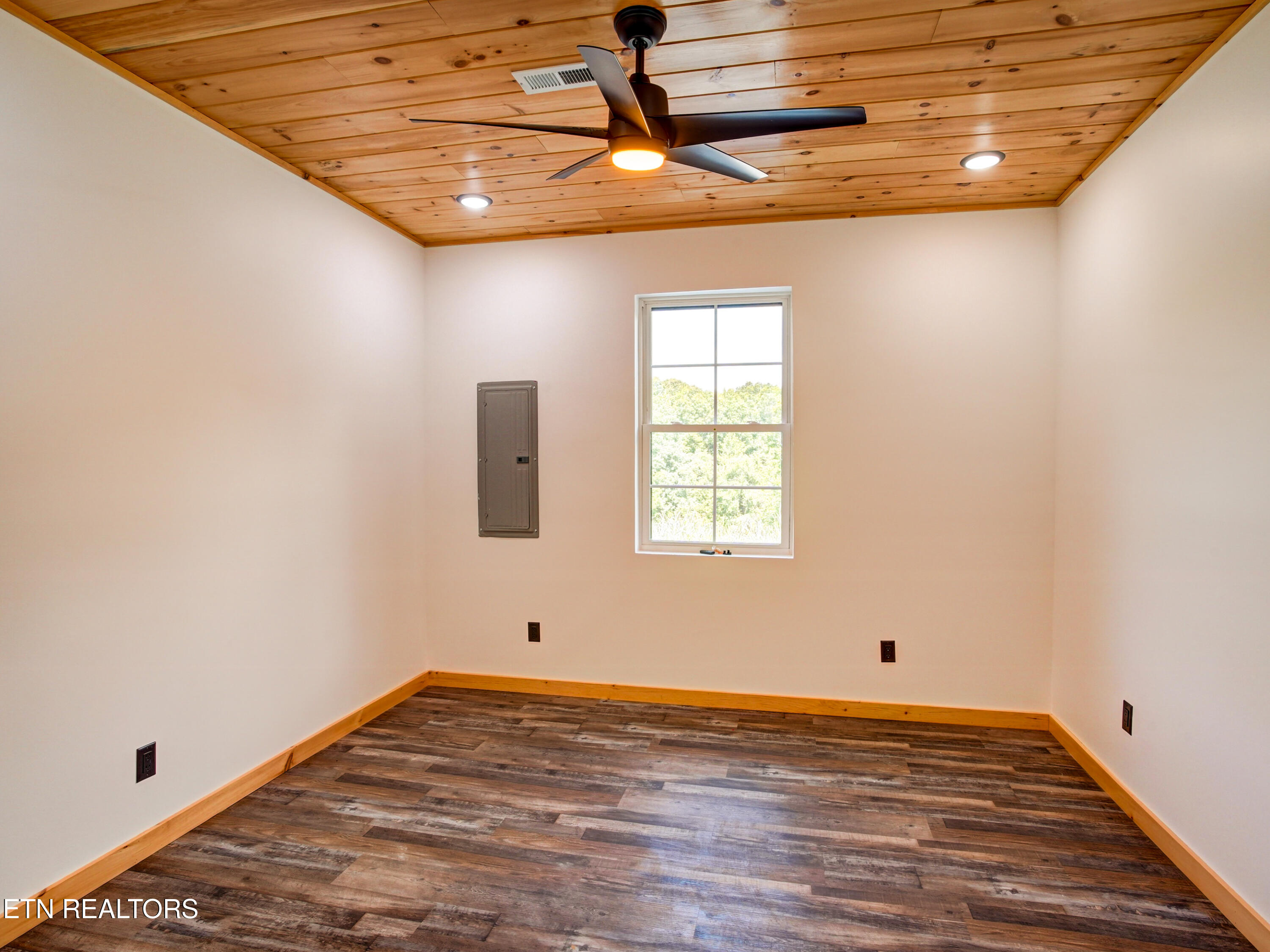 630 Douglas Ridge Drive Dandridge TN 37725