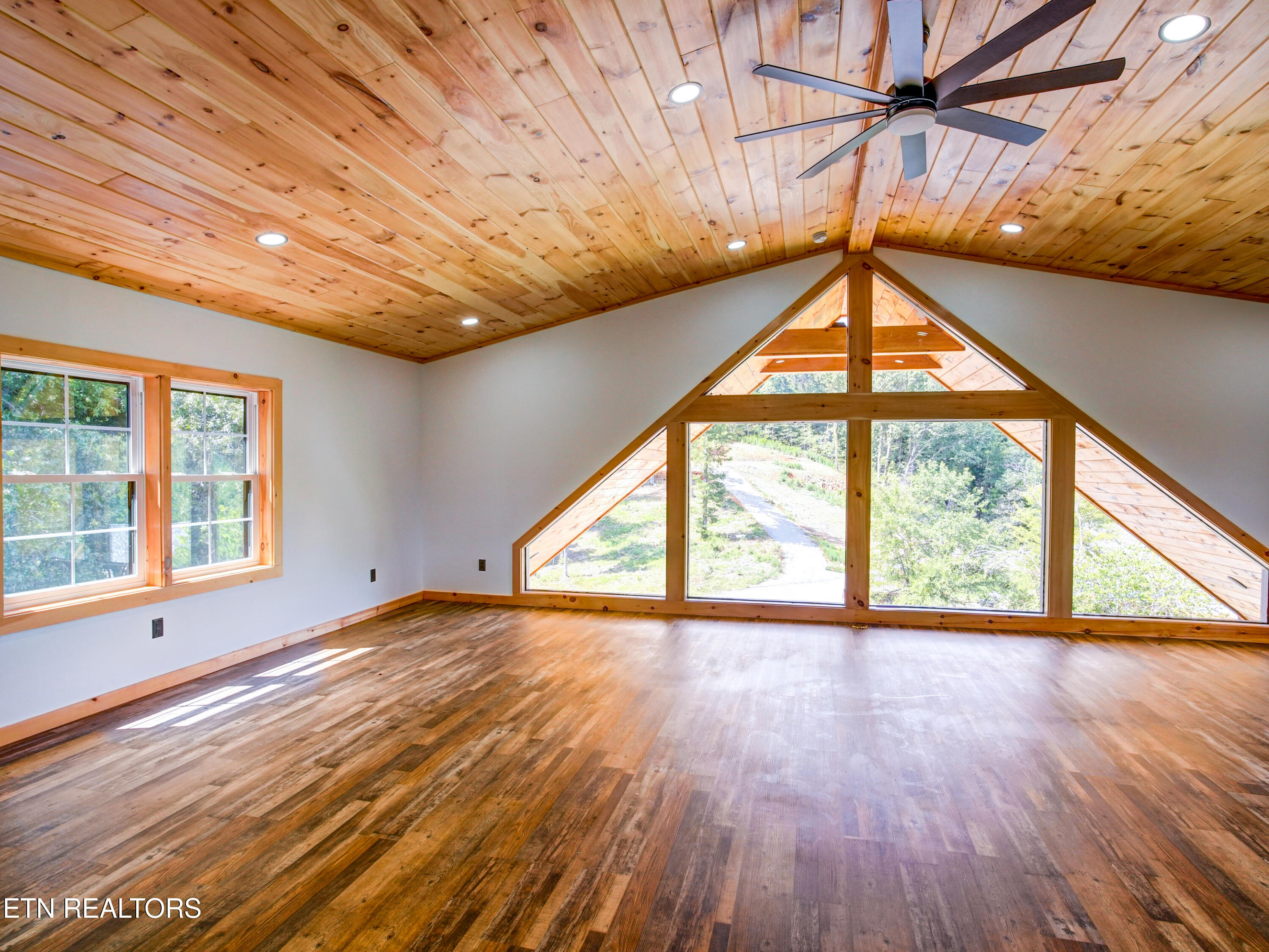 630 Douglas Ridge Drive Dandridge TN 37725
