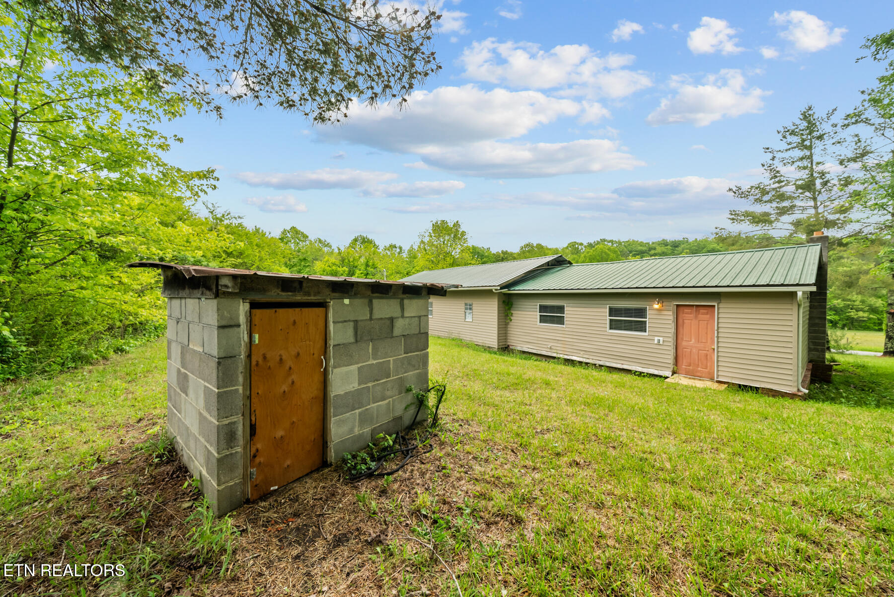 8466 Shut In Gap Road Spring City TN 37381