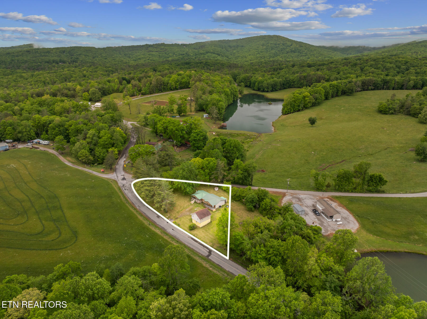 8466 Shut In Gap Road Spring City TN 37381