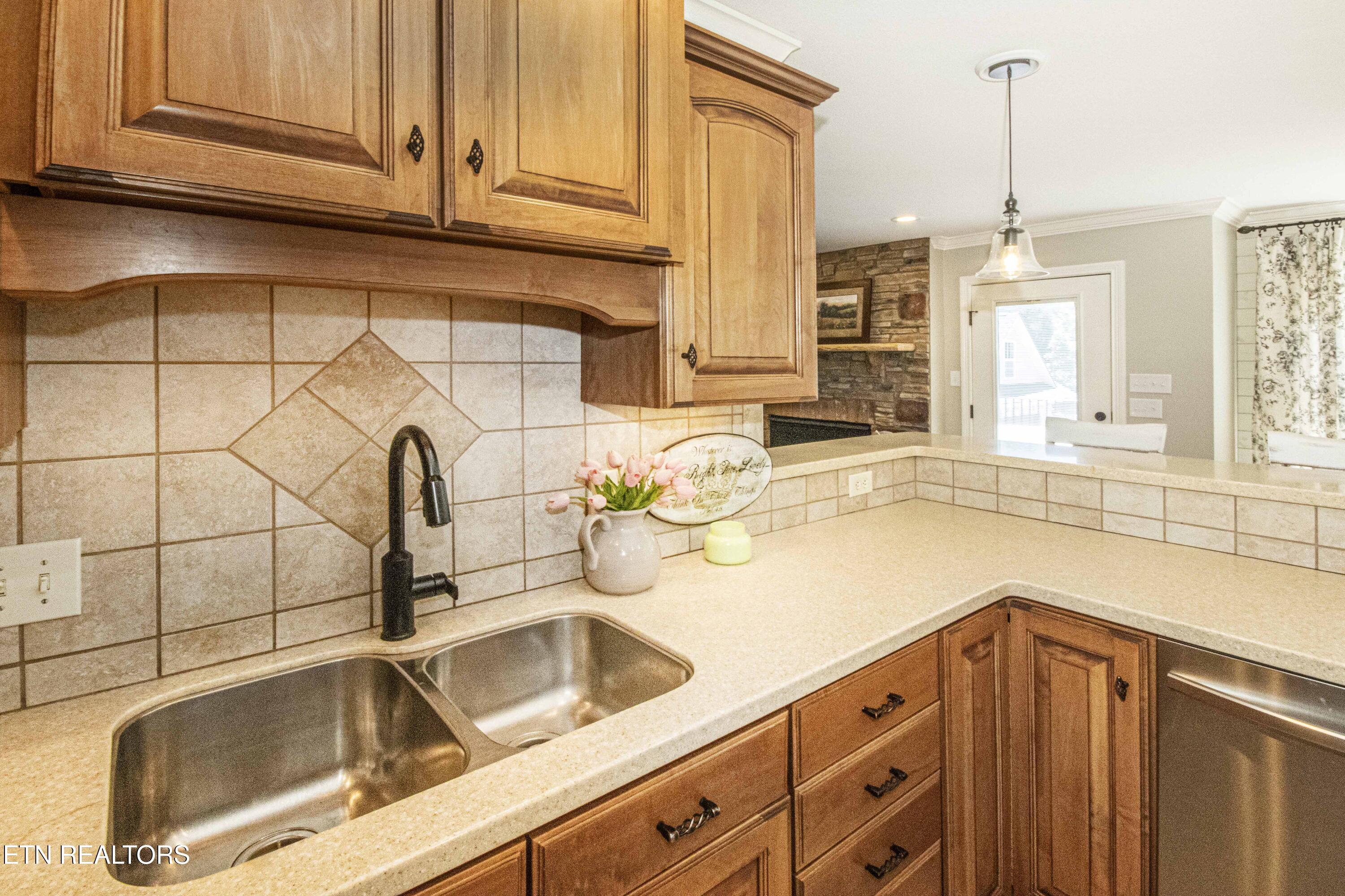 9436 Naff Road Heiskell TN 37754