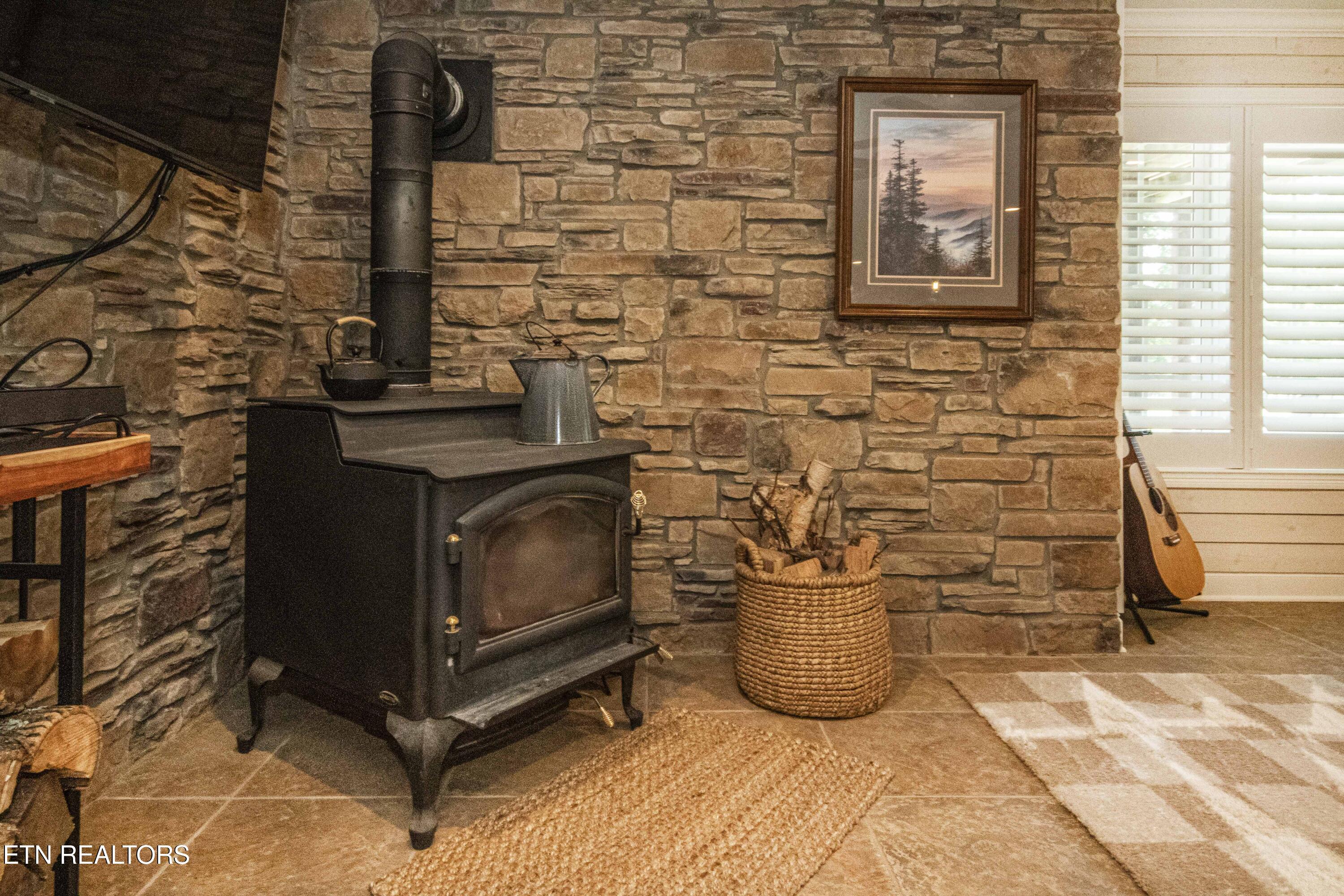 9436 Naff Road Heiskell TN 37754