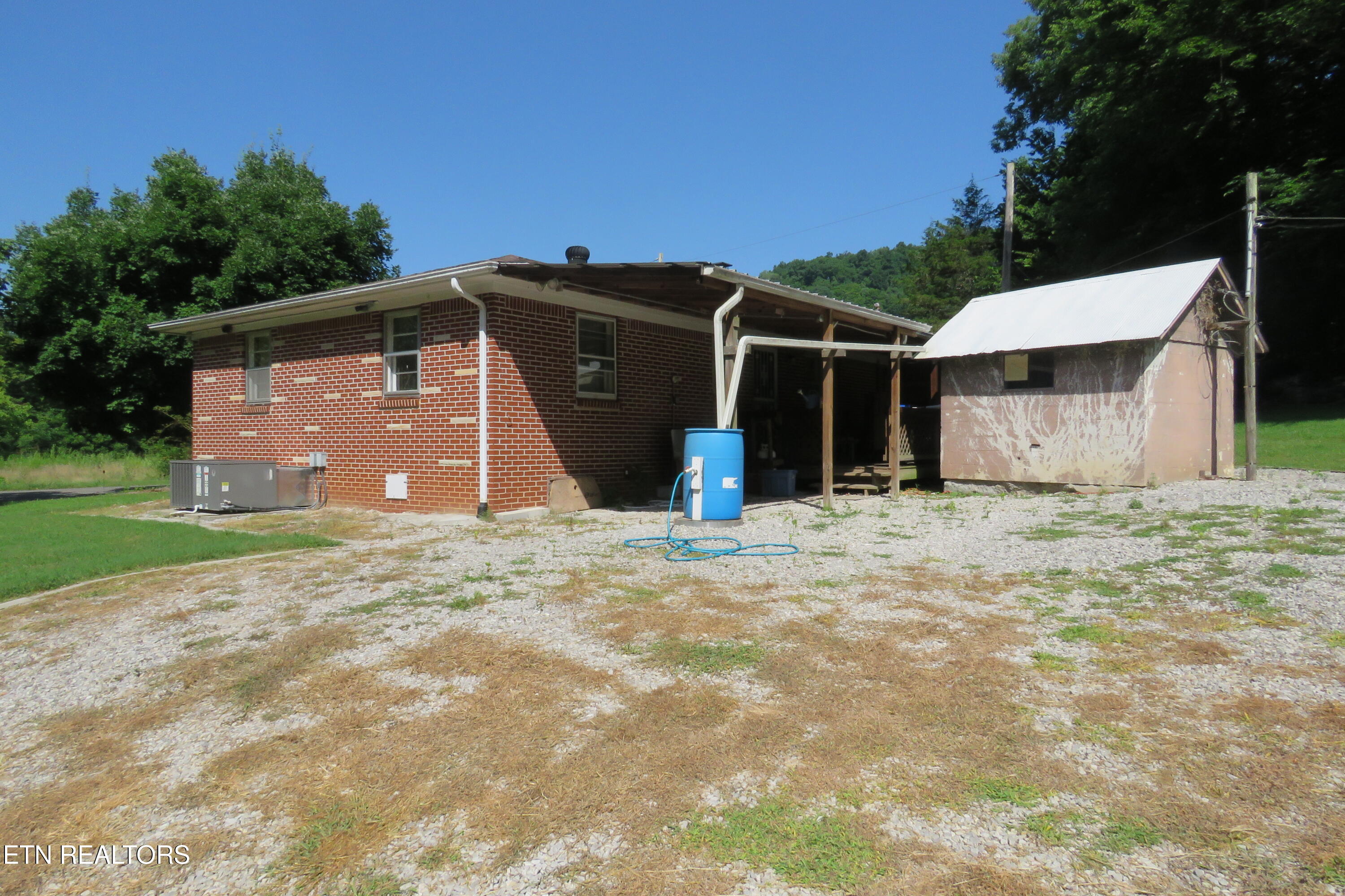 1757 Wet Mill Creek Road Celina TN 38551