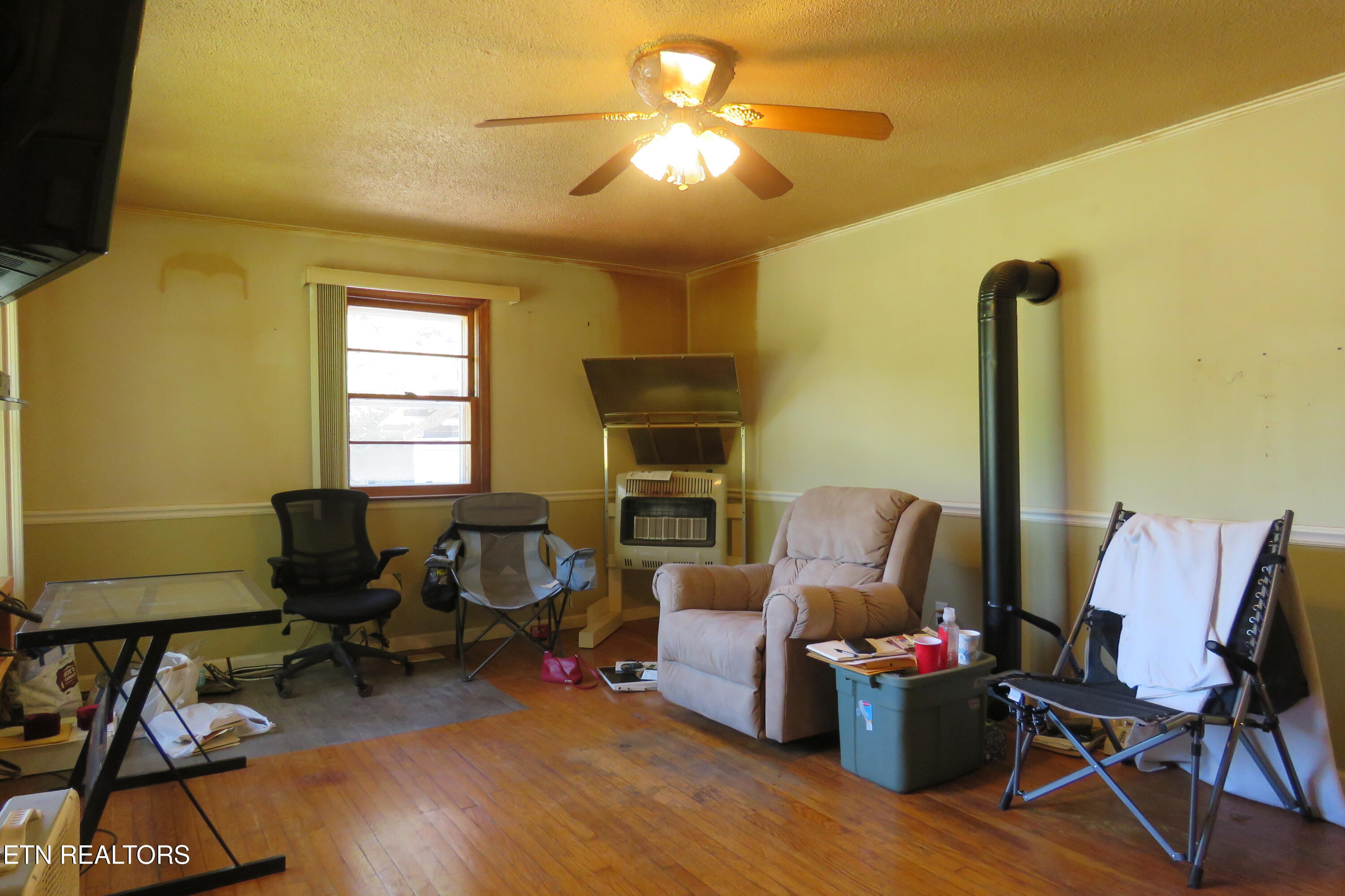 1757 Wet Mill Creek Road Celina TN 38551