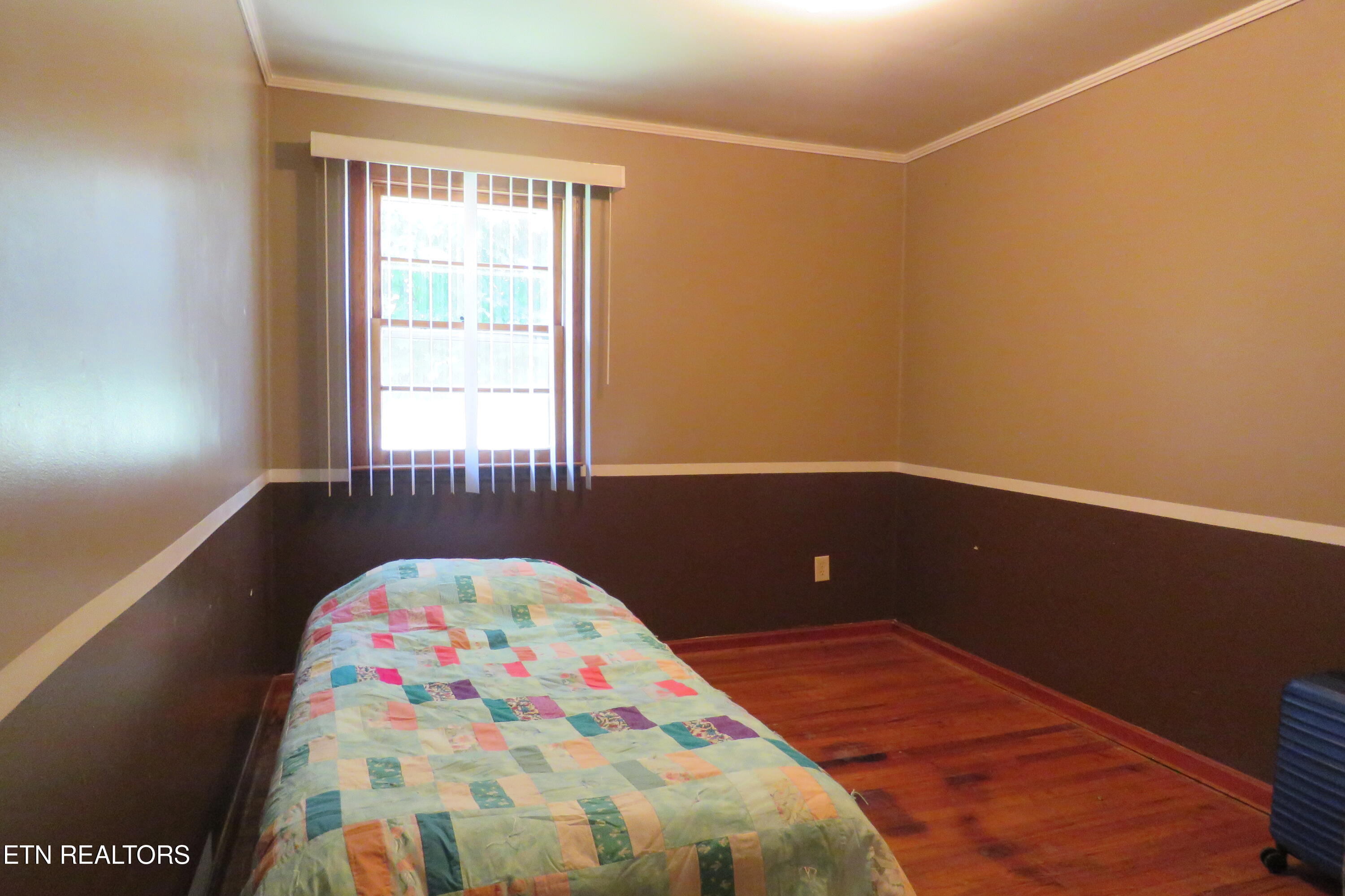 1757 Wet Mill Creek Road Celina TN 38551