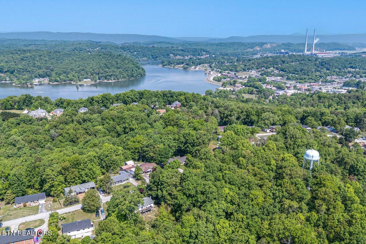 513 W Ridgecrest Drive Kingston TN 37763
