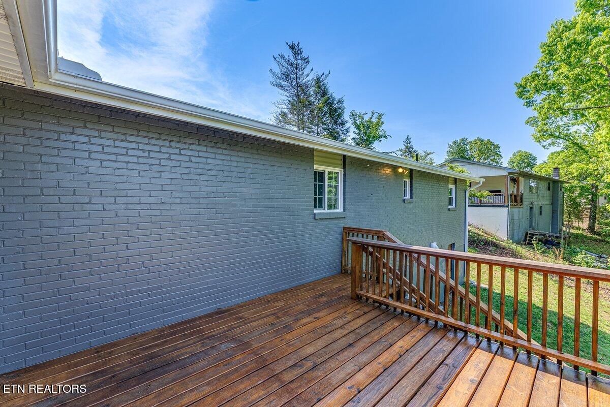 513 W Ridgecrest Drive Kingston TN 37763