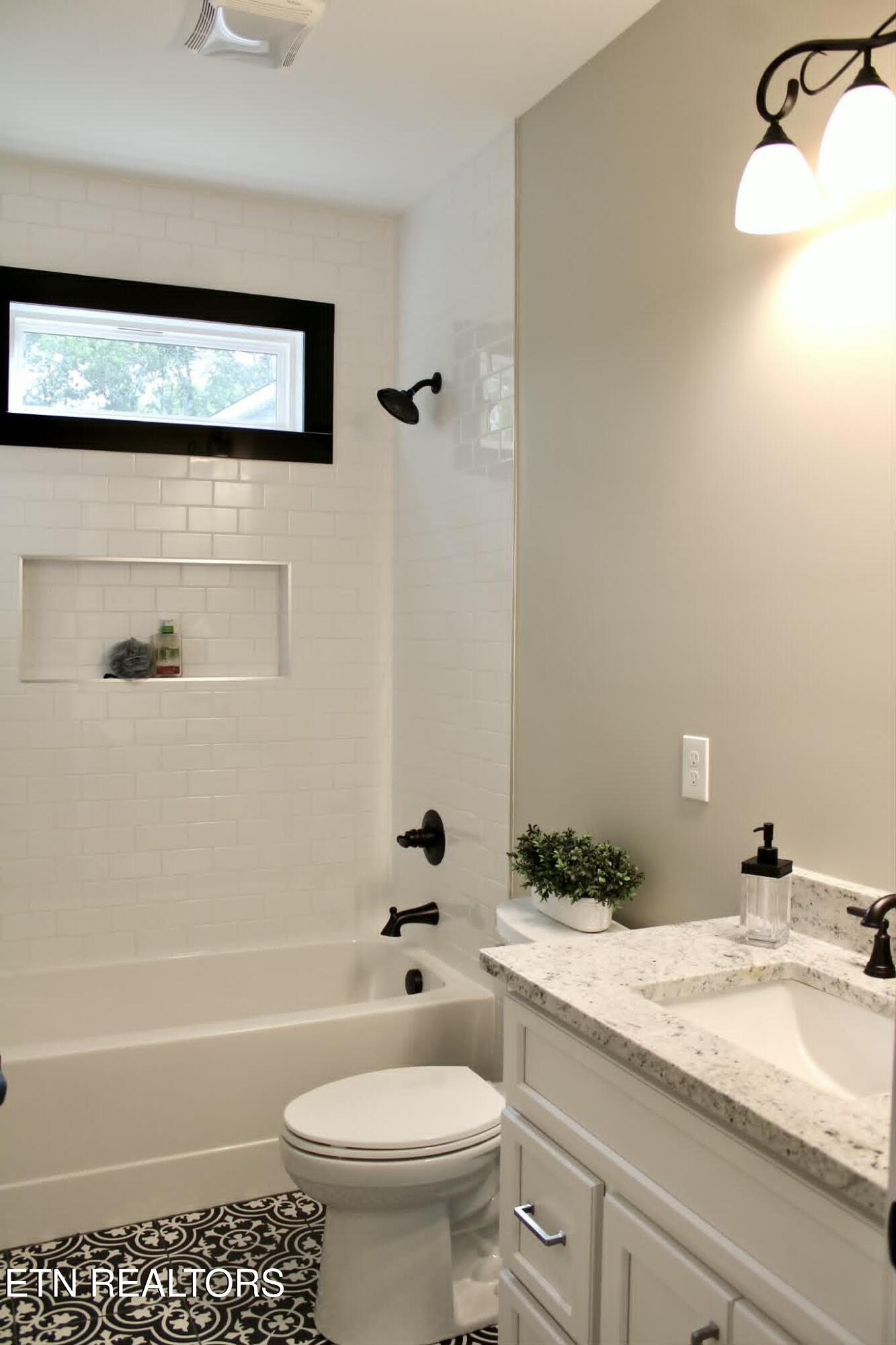216 Chahyga Circle Loudon TN 37774