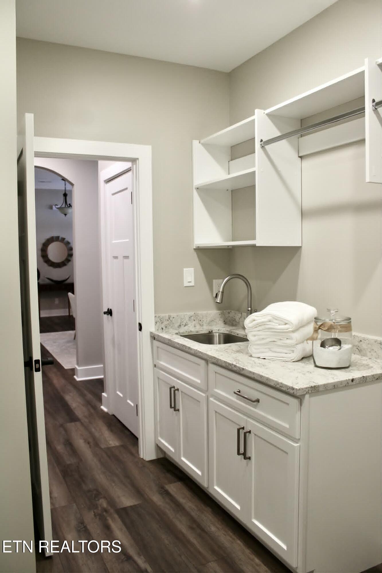 216 Chahyga Circle Loudon TN 37774