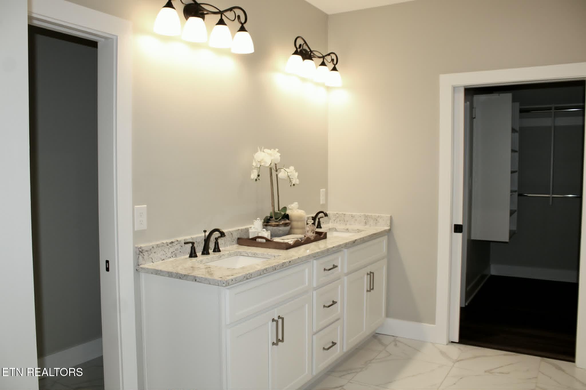 216 Chahyga Circle Loudon TN 37774