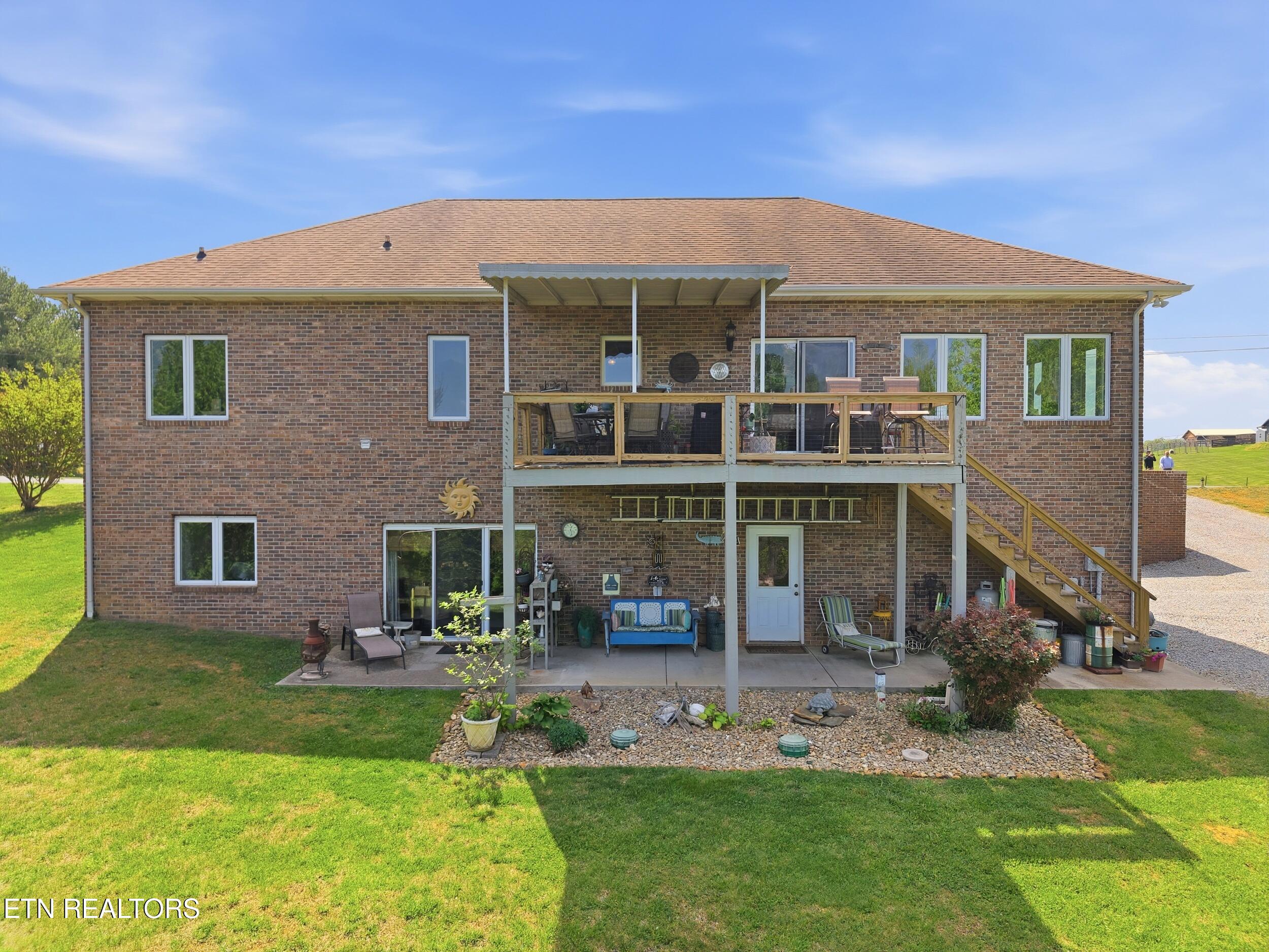 446 Gaut Road Dandridge TN 37725