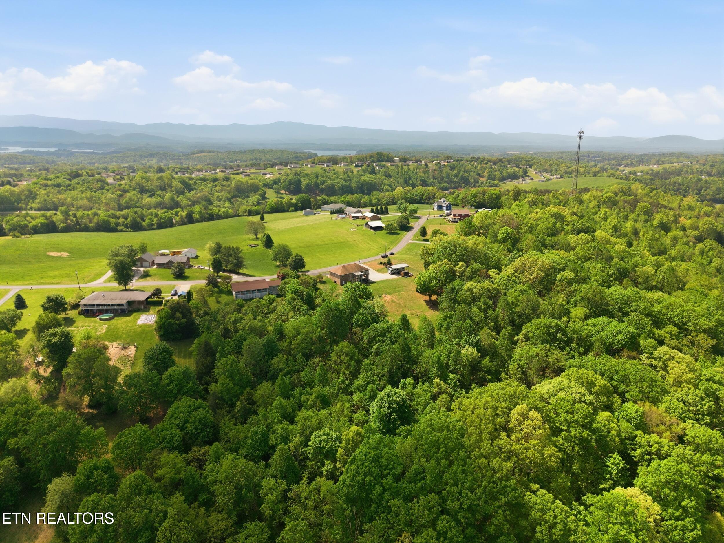 446 Gaut Road Dandridge TN 37725