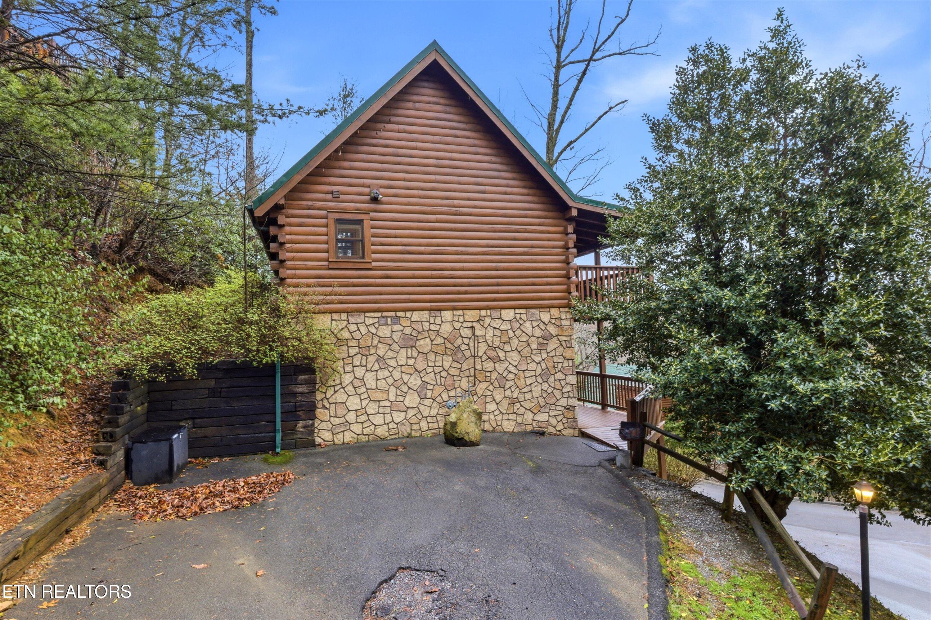 640 Cub Path Way Gatlinburg TN 37738