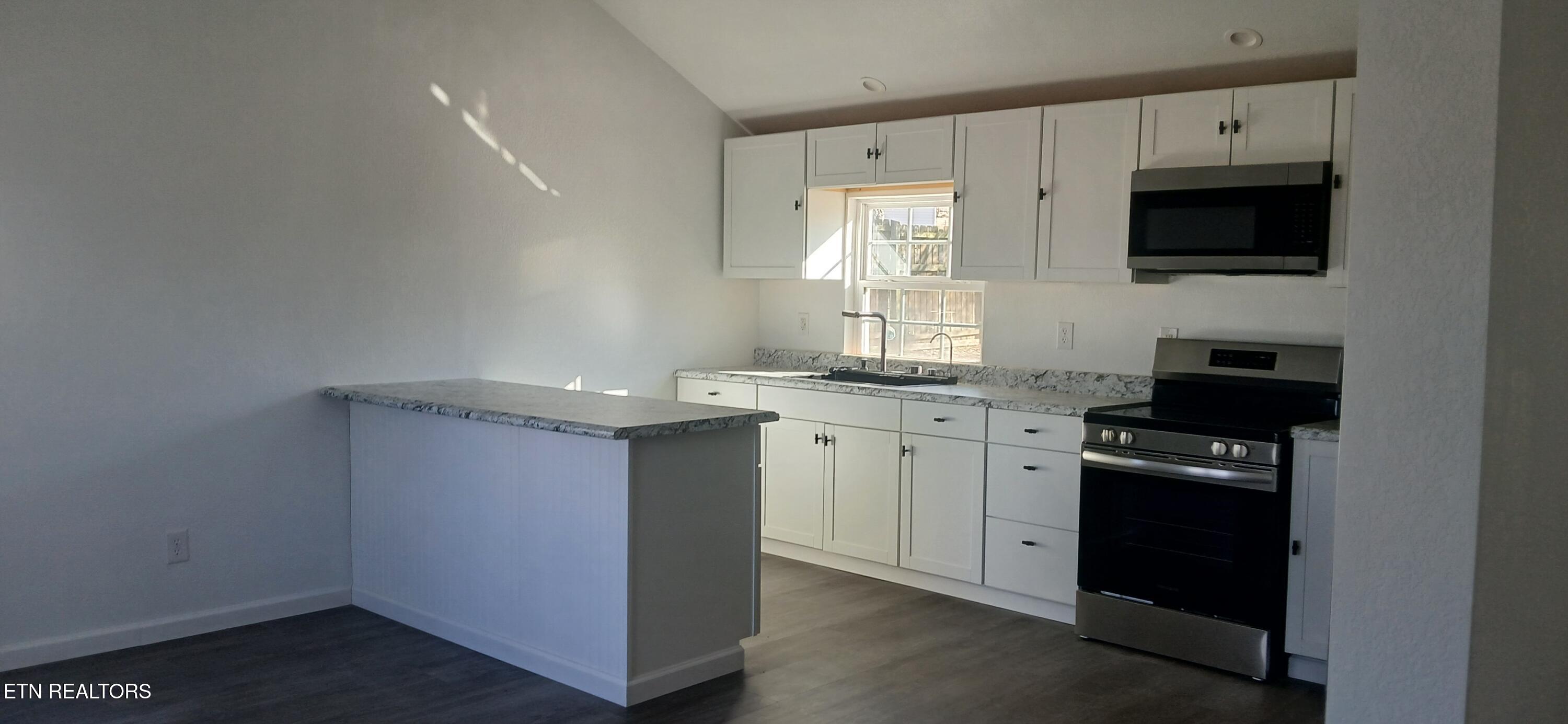 104 Buena Vista Avenue Sweetwater TN 37874