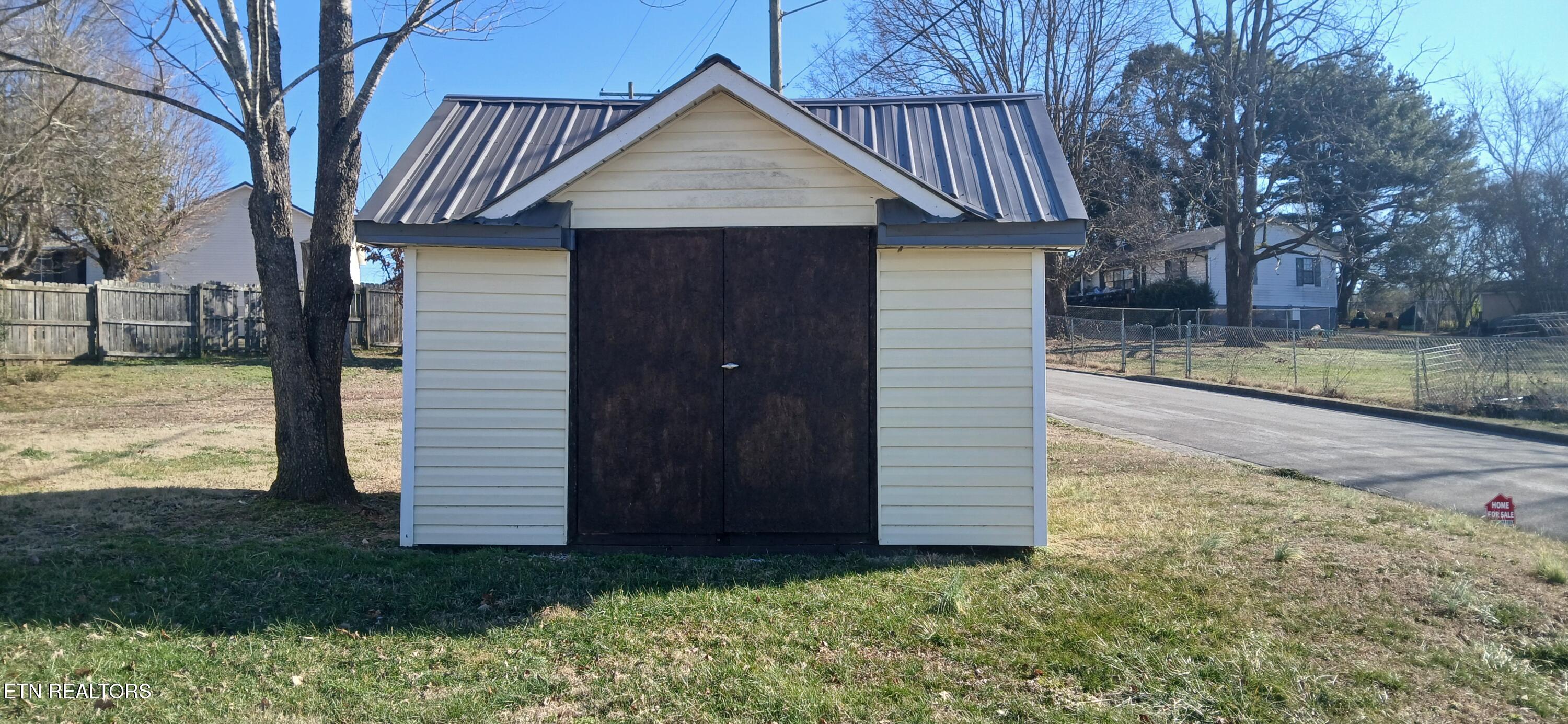 104 Buena Vista Avenue Sweetwater TN 37874
