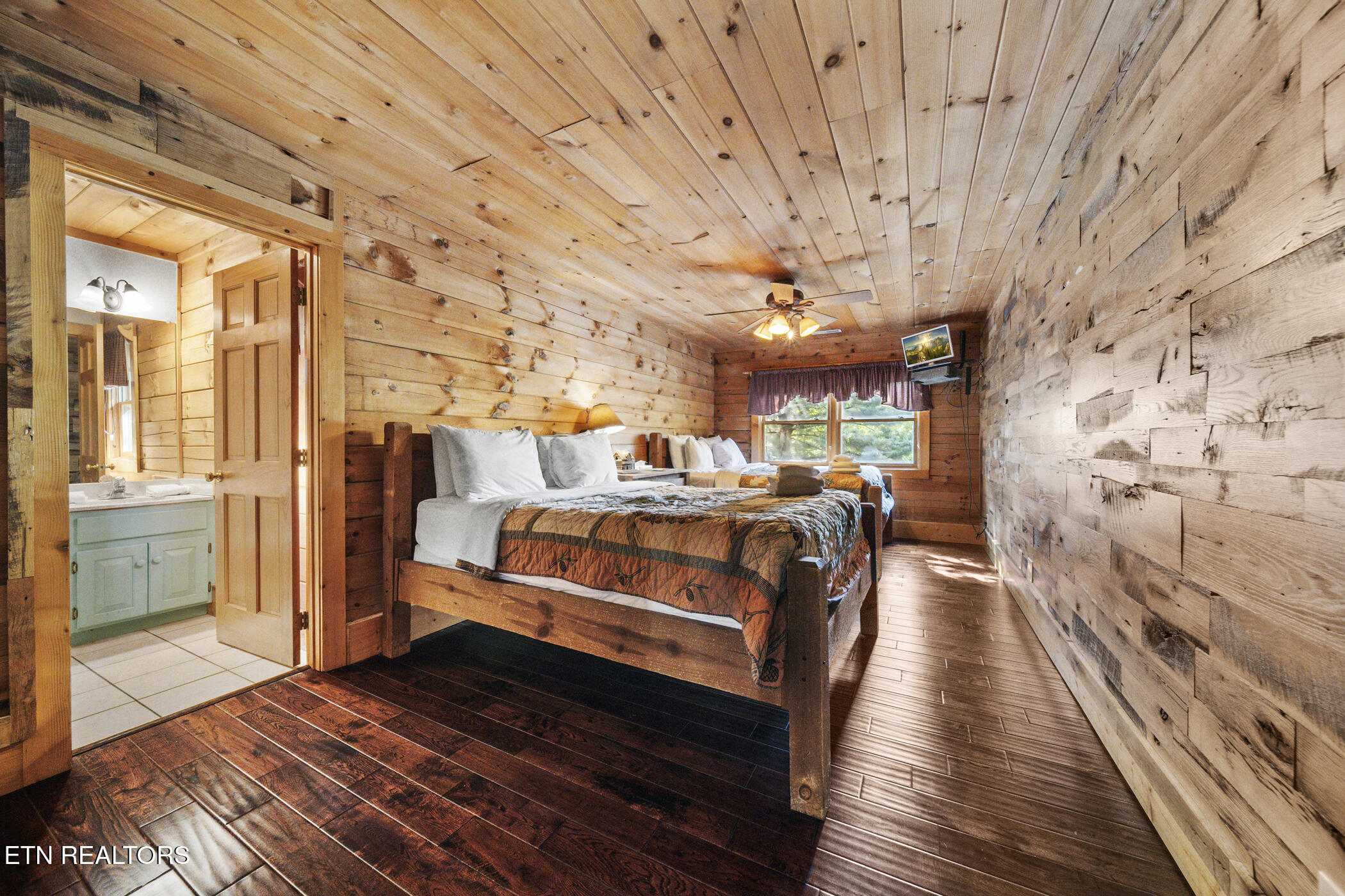 836 Bear Run Way Sevierville TN 37862
