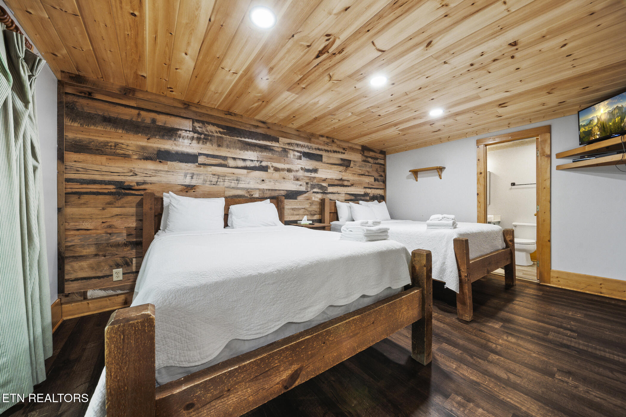 836 Bear Run Way Sevierville TN 37862