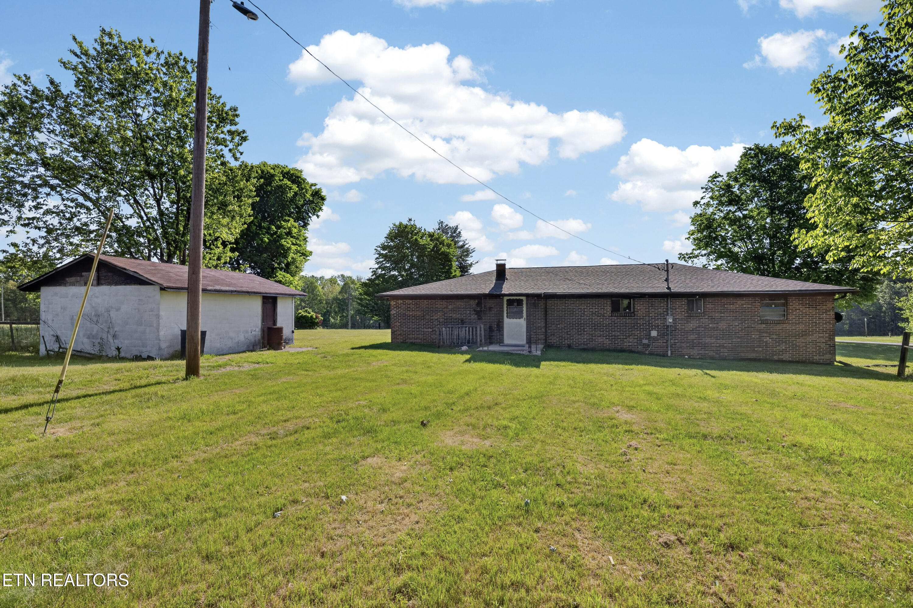 1018 New Hope Road Hilham TN 38568