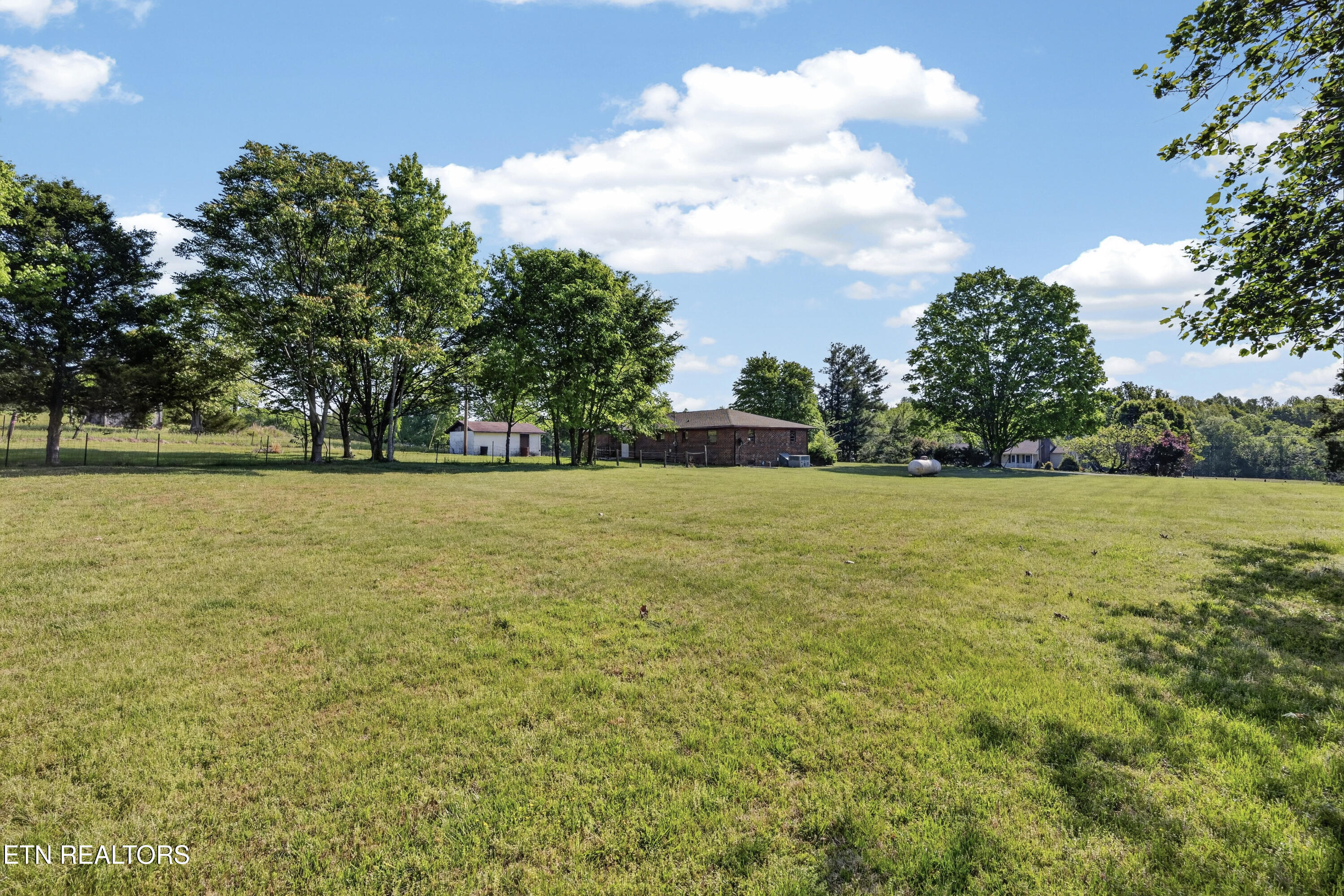 1018 New Hope Road Hilham TN 38568