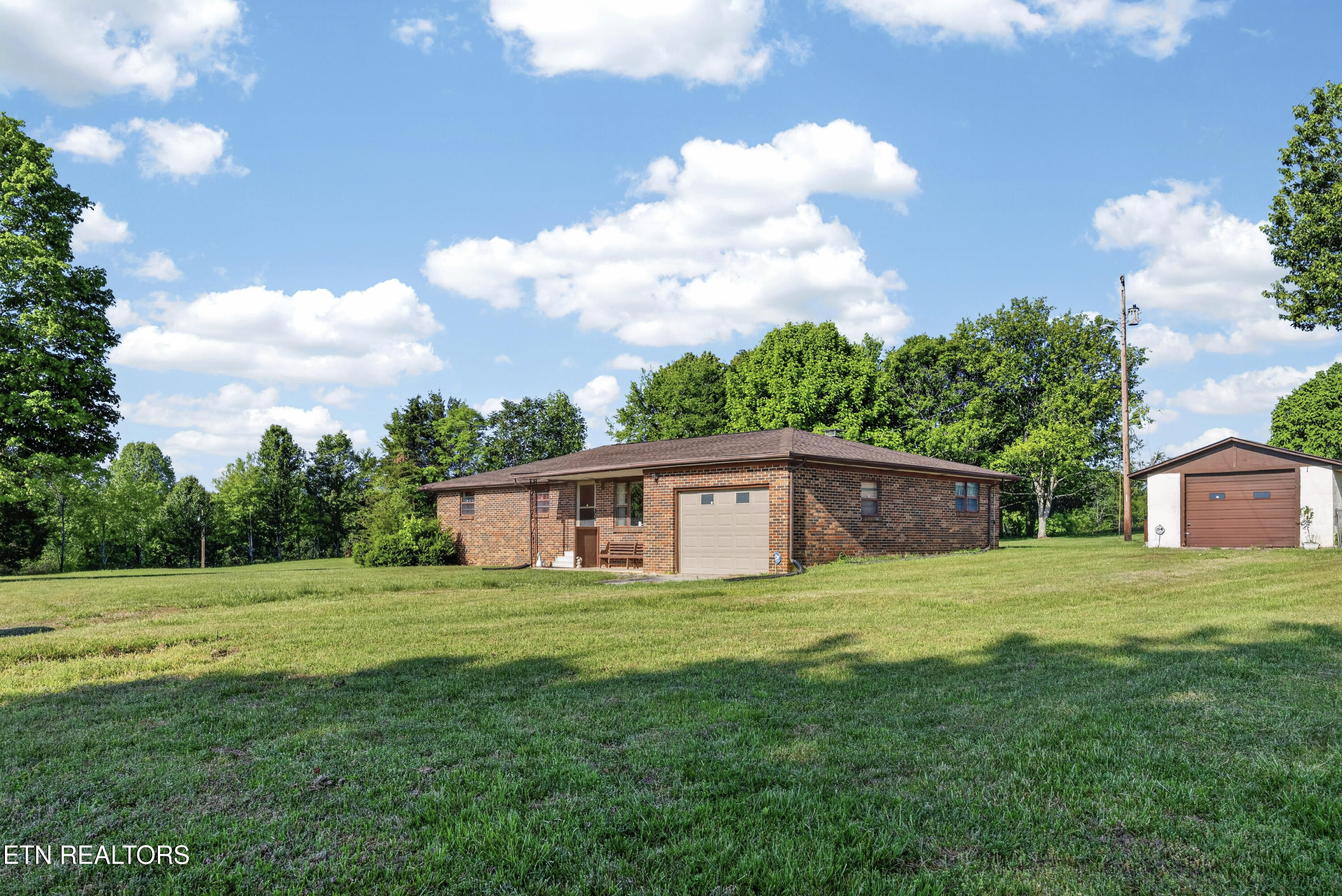 1018 New Hope Road Hilham TN 38568