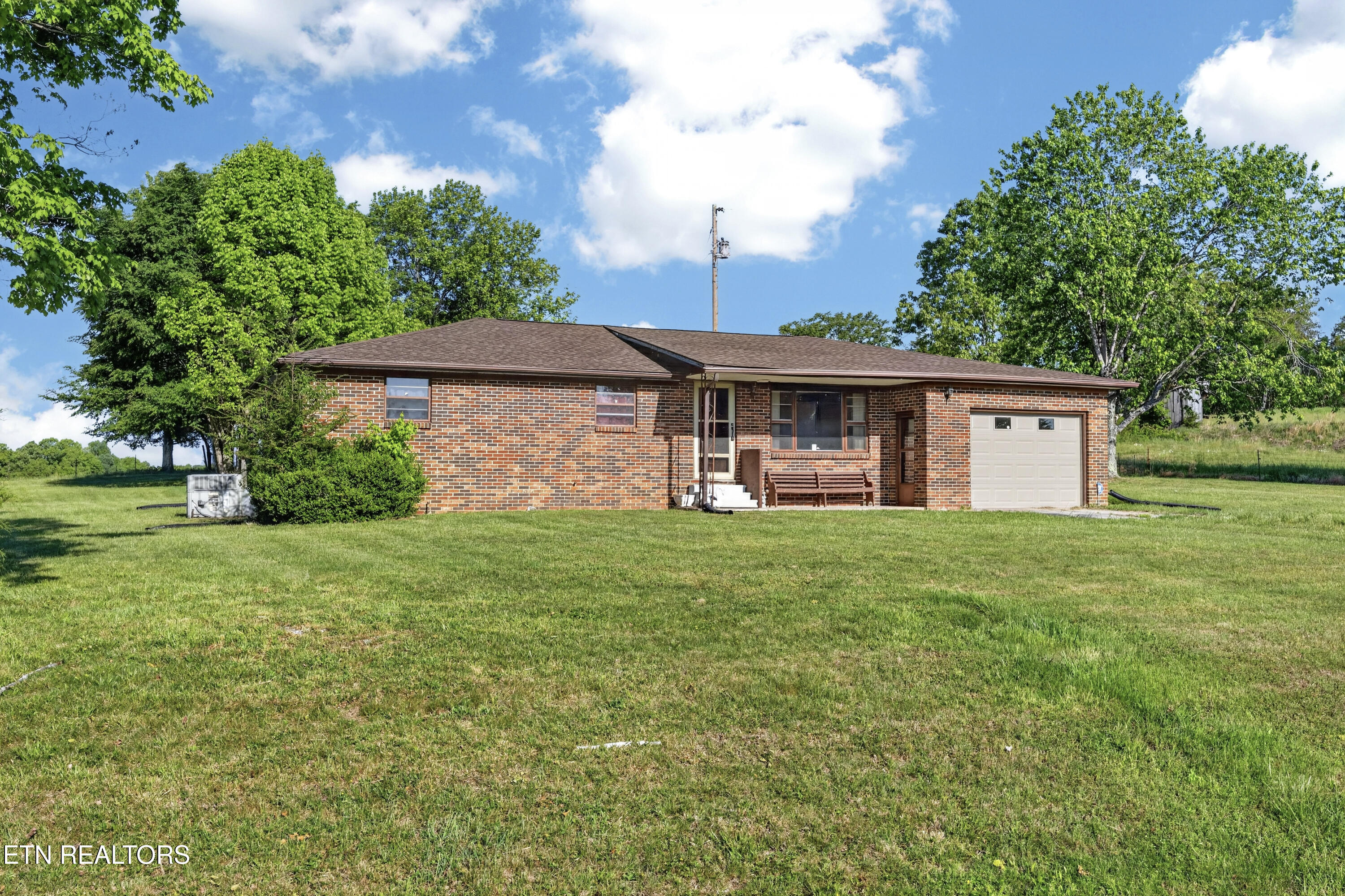 1018 New Hope Road Hilham TN 38568