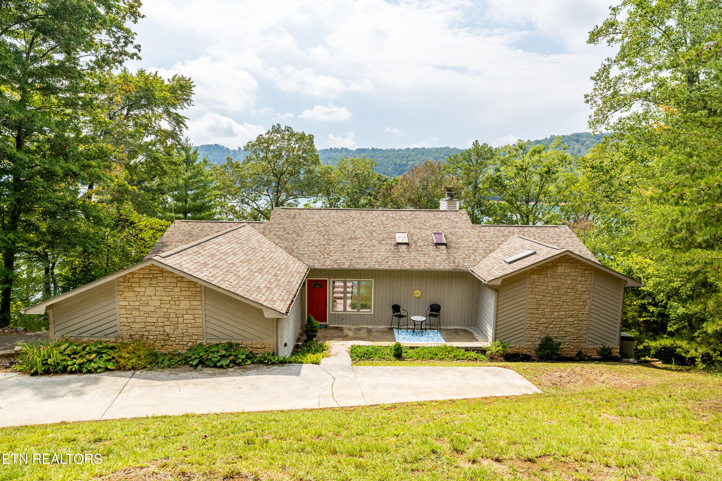 1691 Cove Pointe Road Lafollette TN 37766