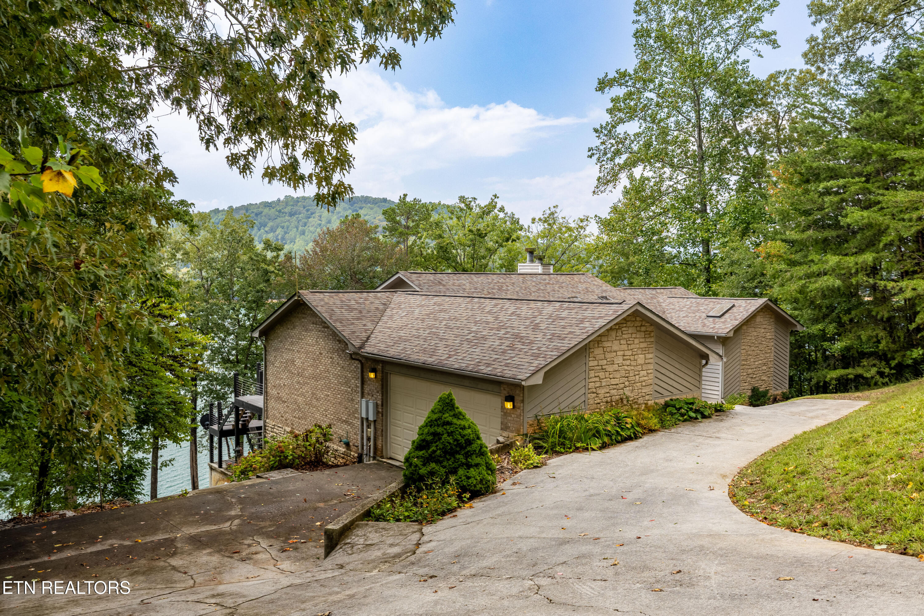 1691 Cove Pointe Road Lafollette TN 37766