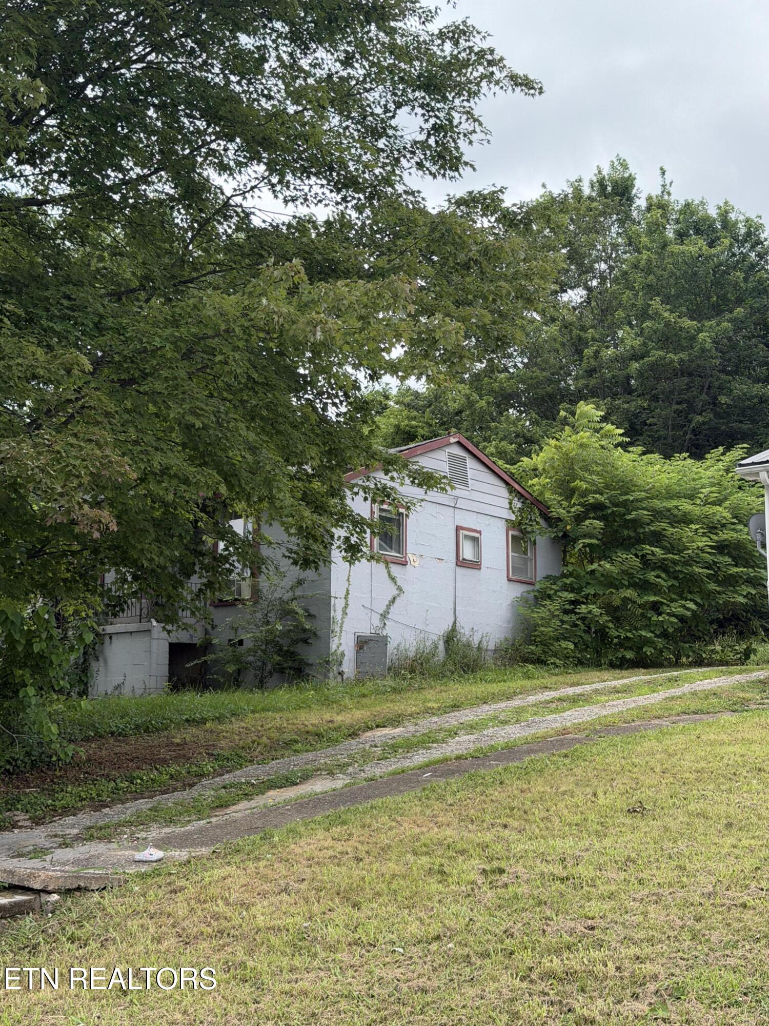 2821 Cecil Avenue Knoxville TN 37917