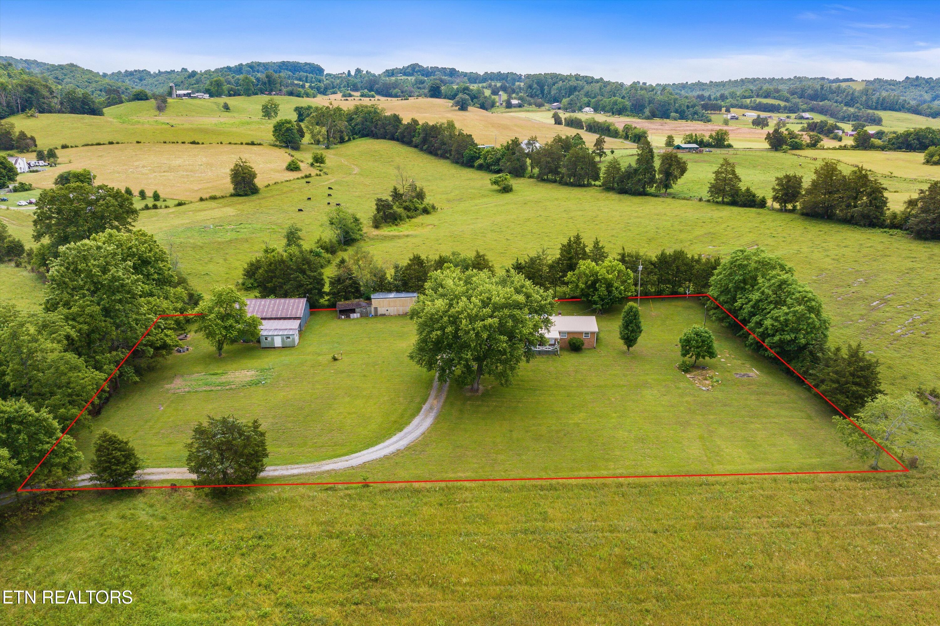 120 Bolinger Road Speedwell TN 37870