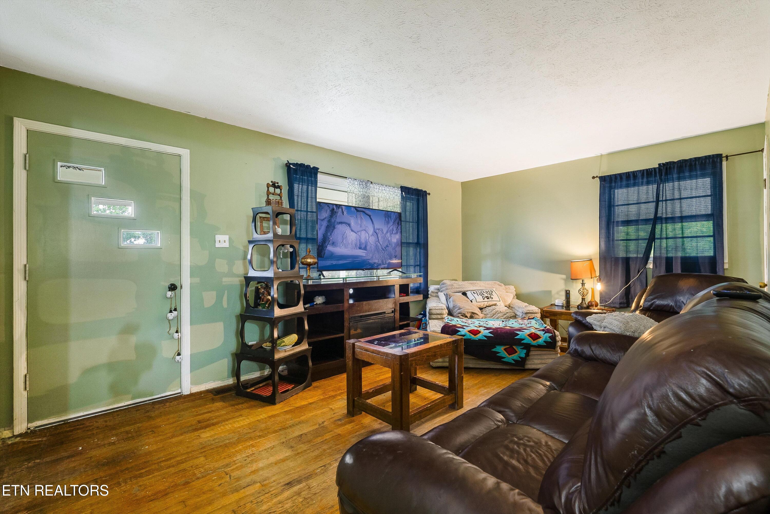 120 Bolinger Road Speedwell TN 37870