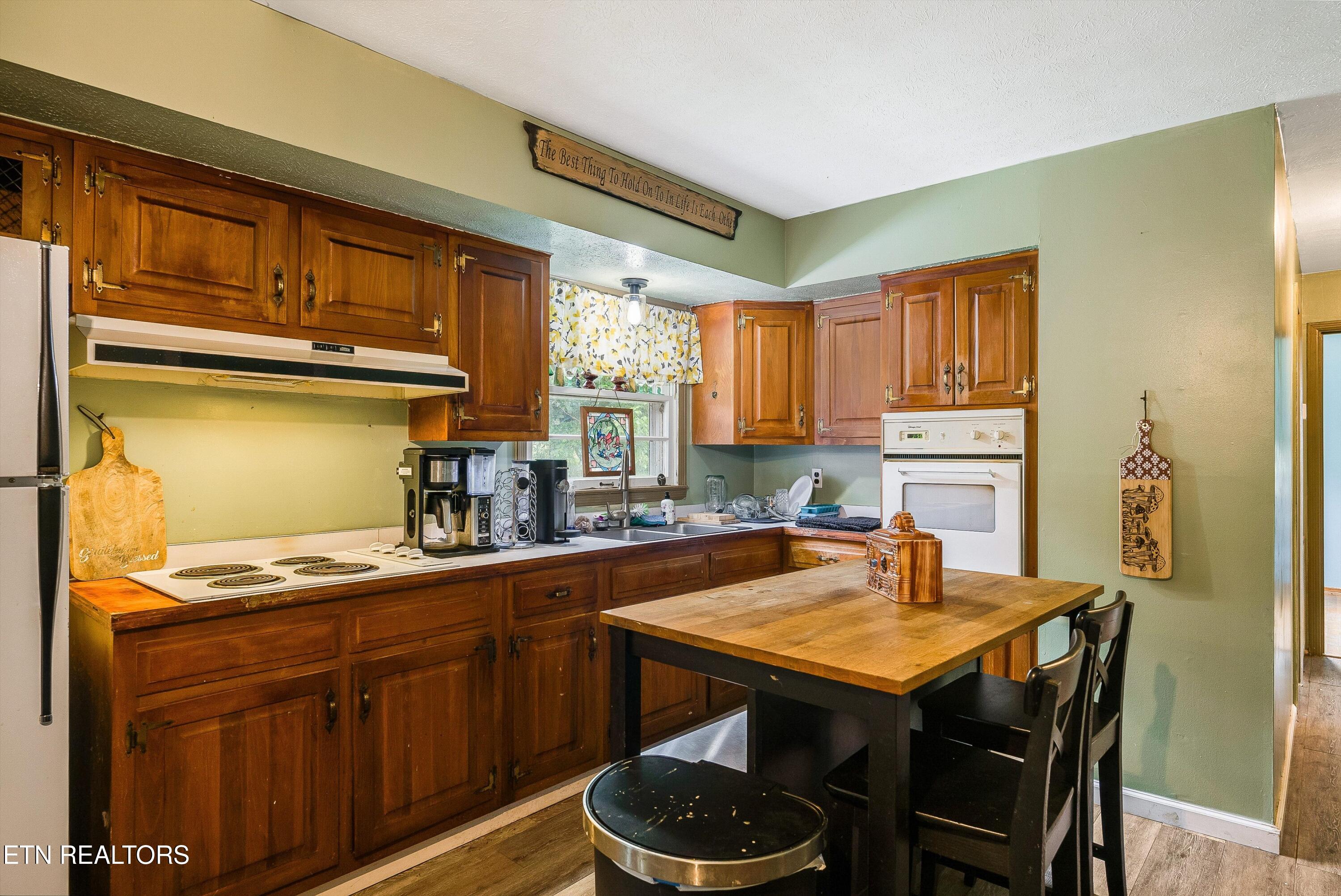 120 Bolinger Road Speedwell TN 37870