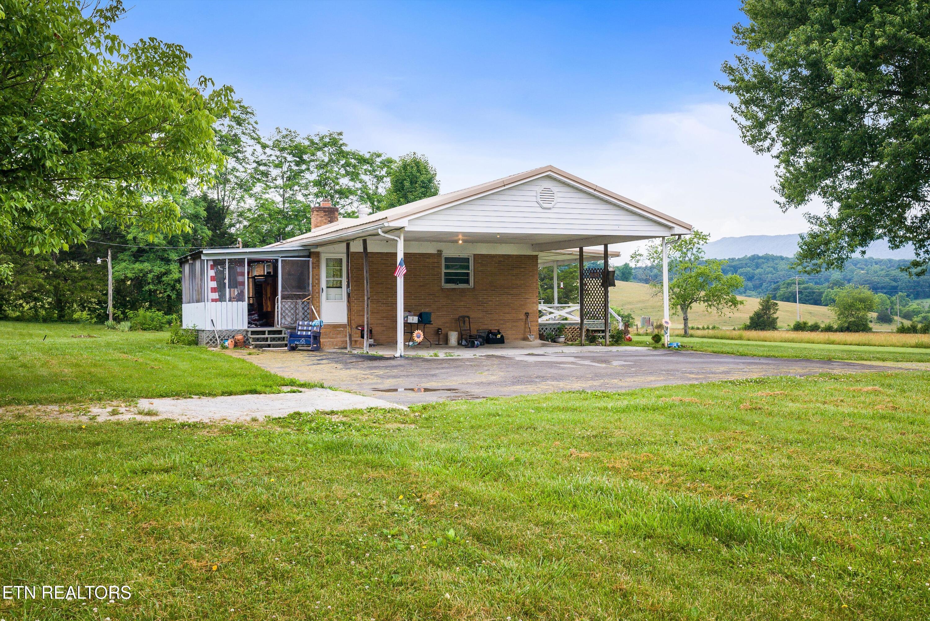 120 Bolinger Road Speedwell TN 37870