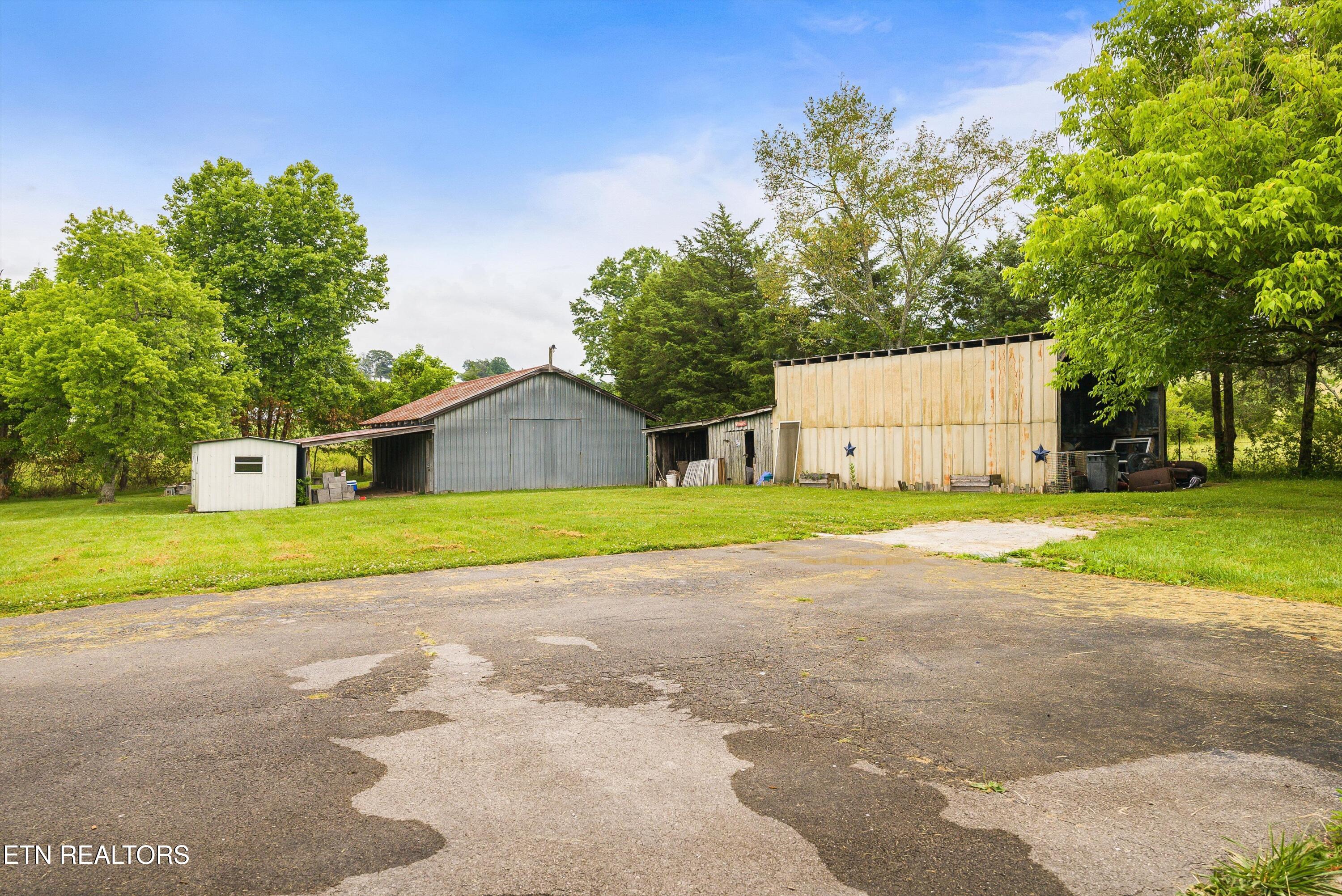 120 Bolinger Road Speedwell TN 37870