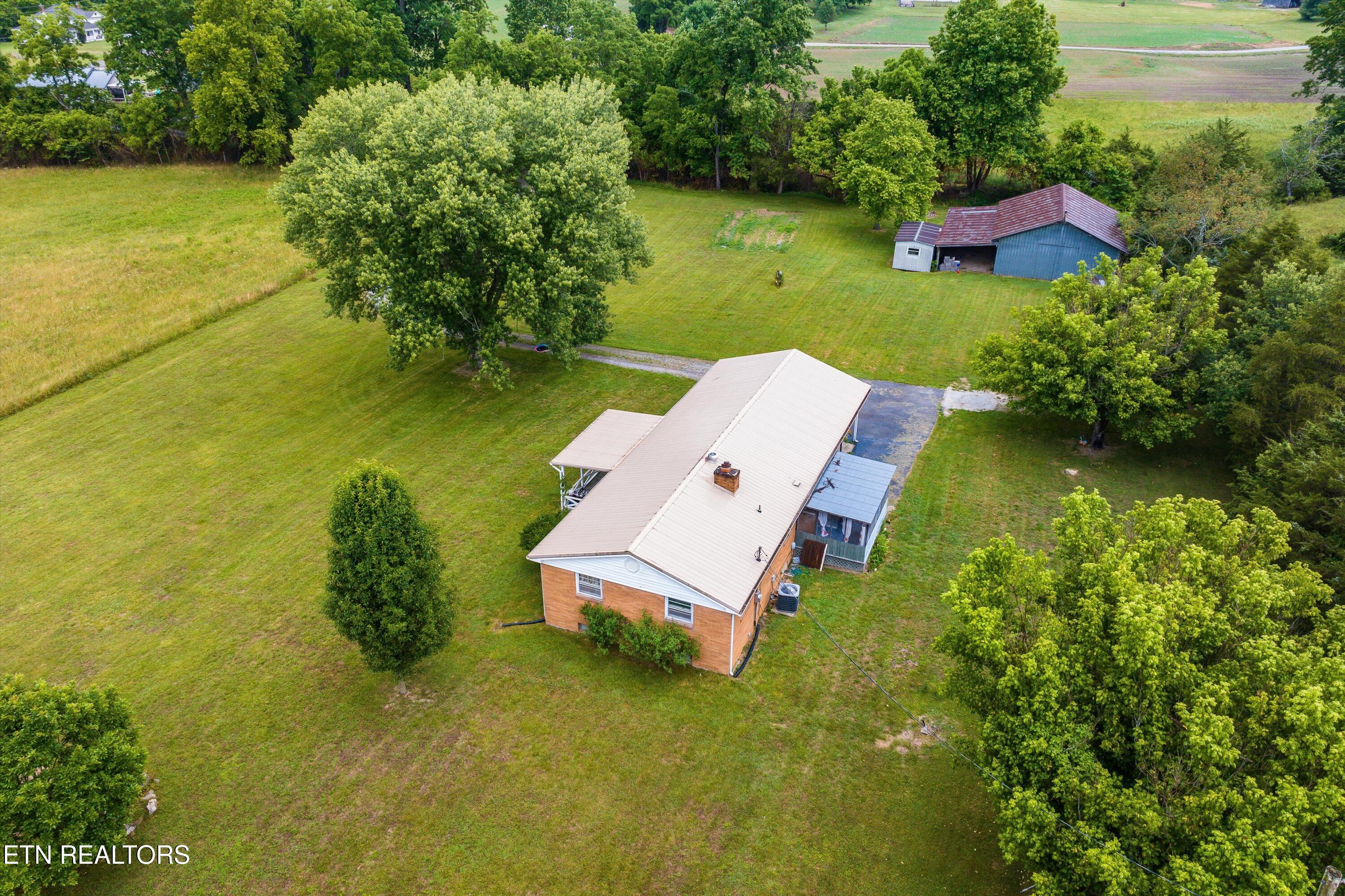 120 Bolinger Road Speedwell TN 37870