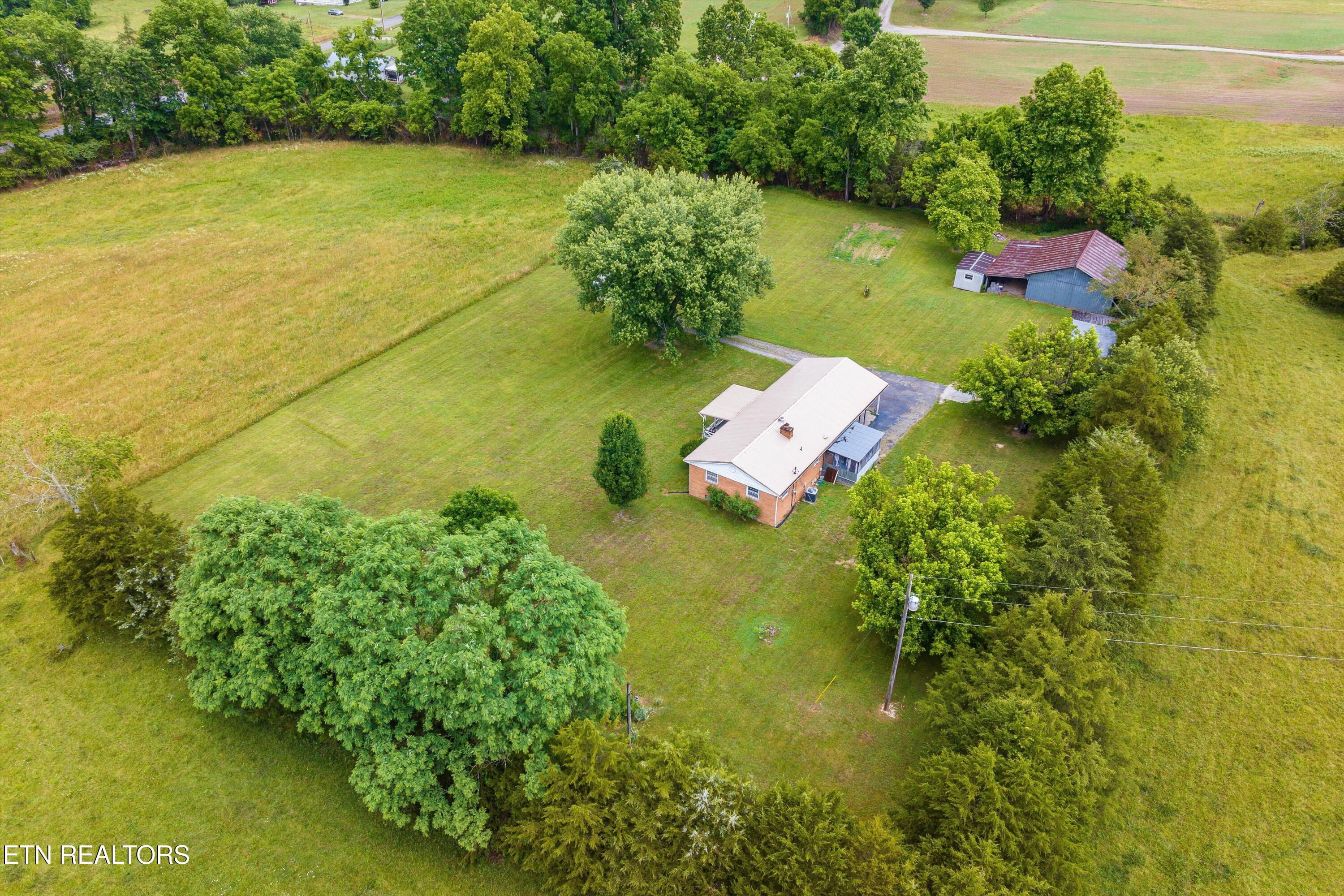 120 Bolinger Road Speedwell TN 37870