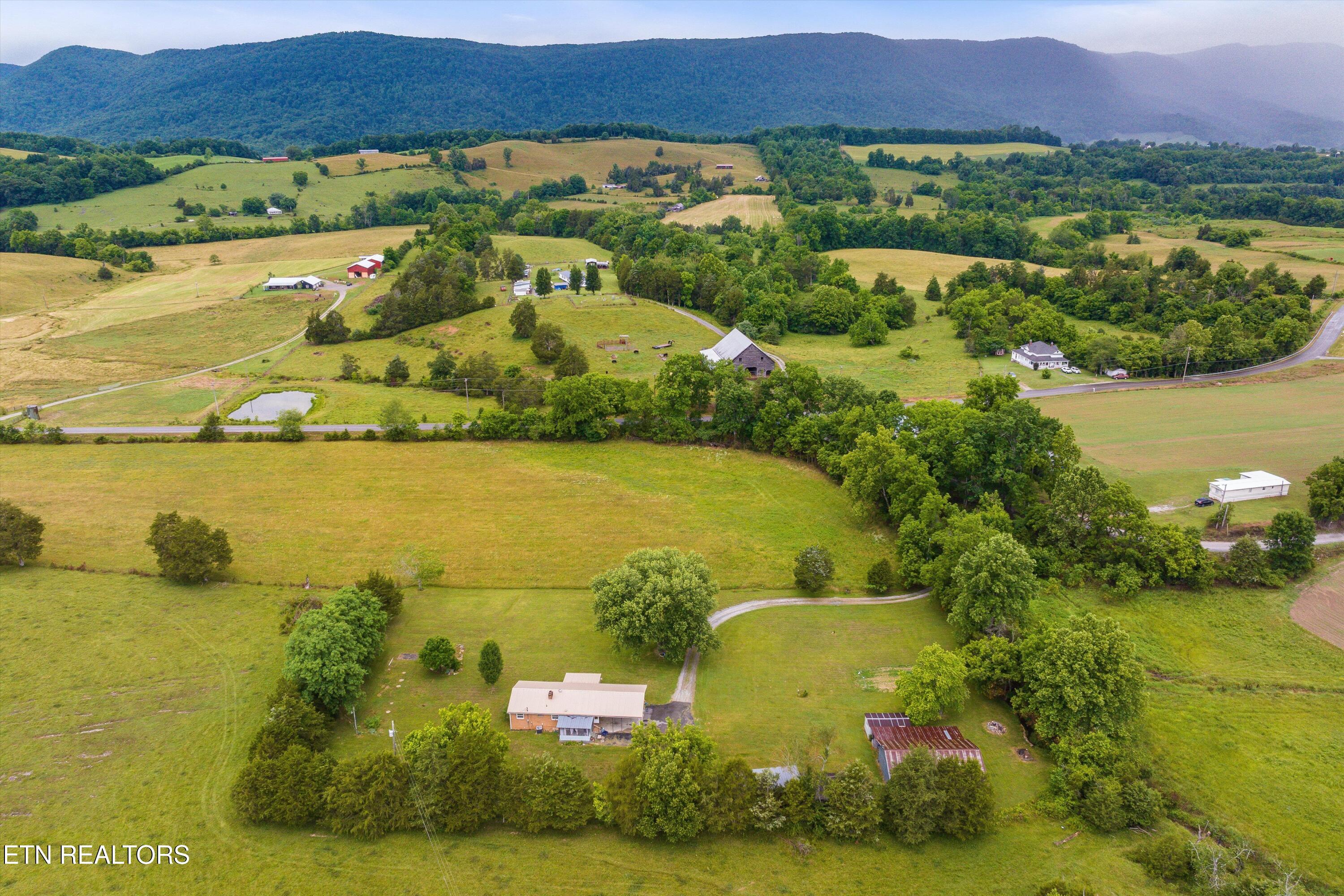 120 Bolinger Road Speedwell TN 37870