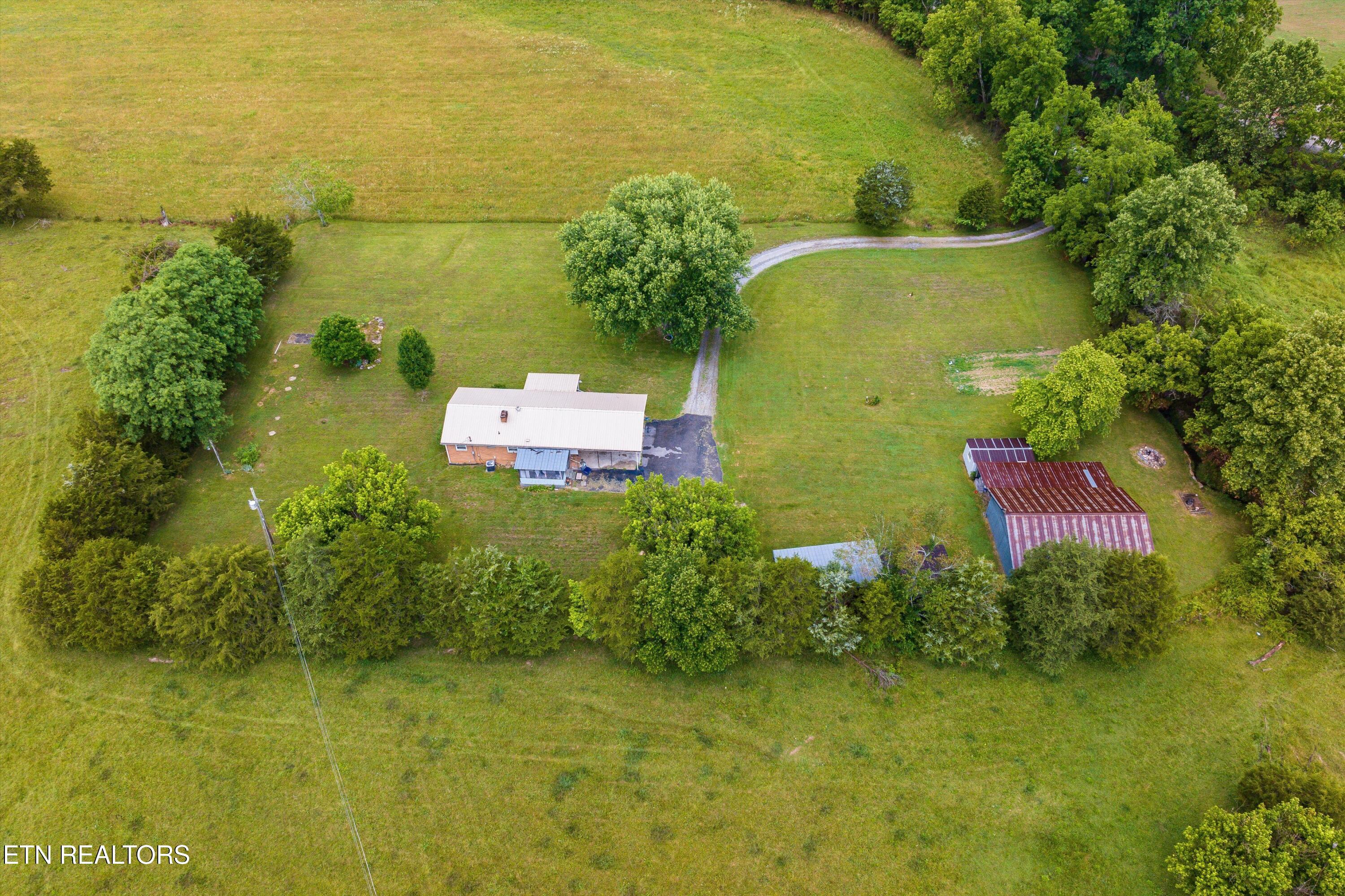 120 Bolinger Road Speedwell TN 37870