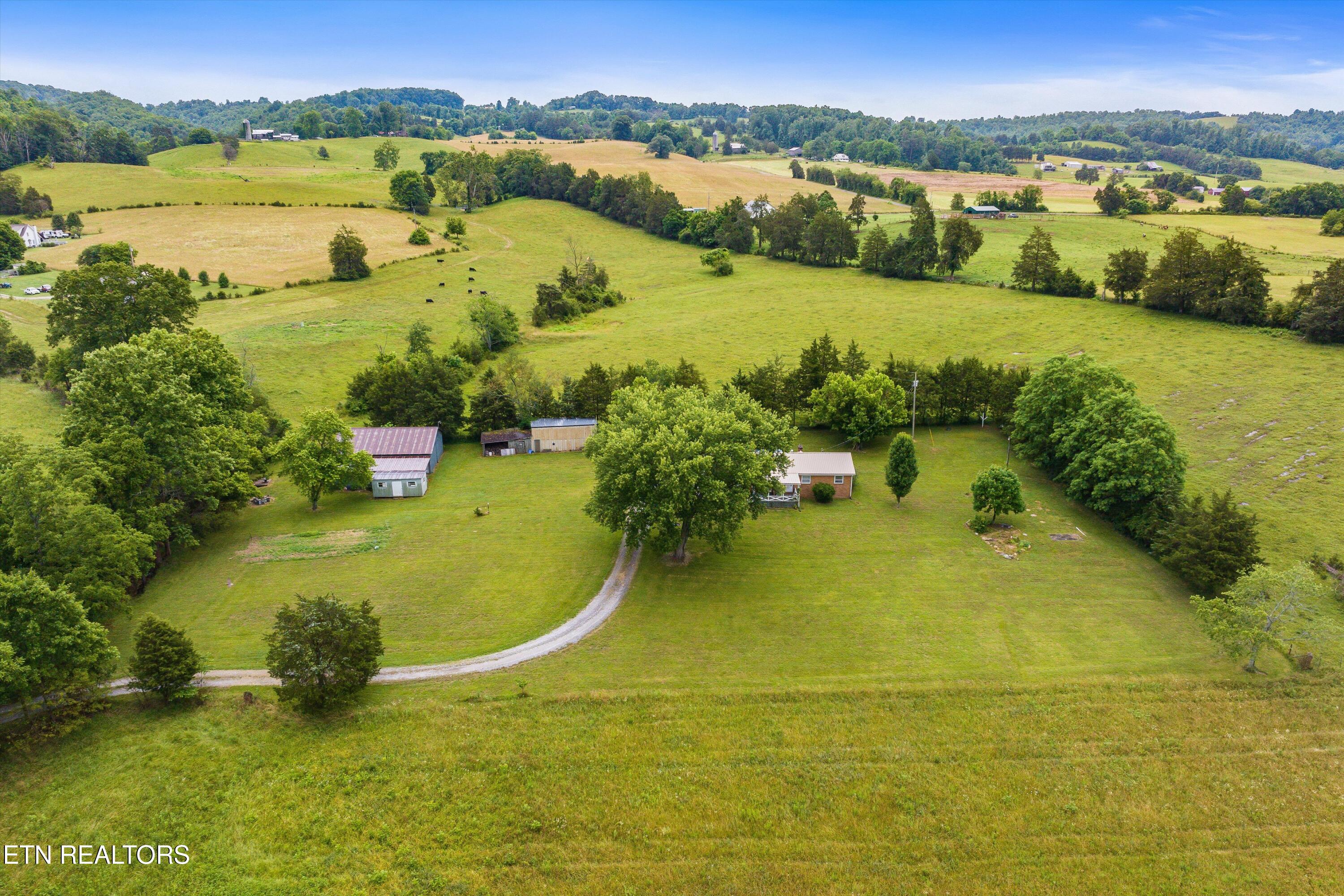 120 Bolinger Road Speedwell TN 37870