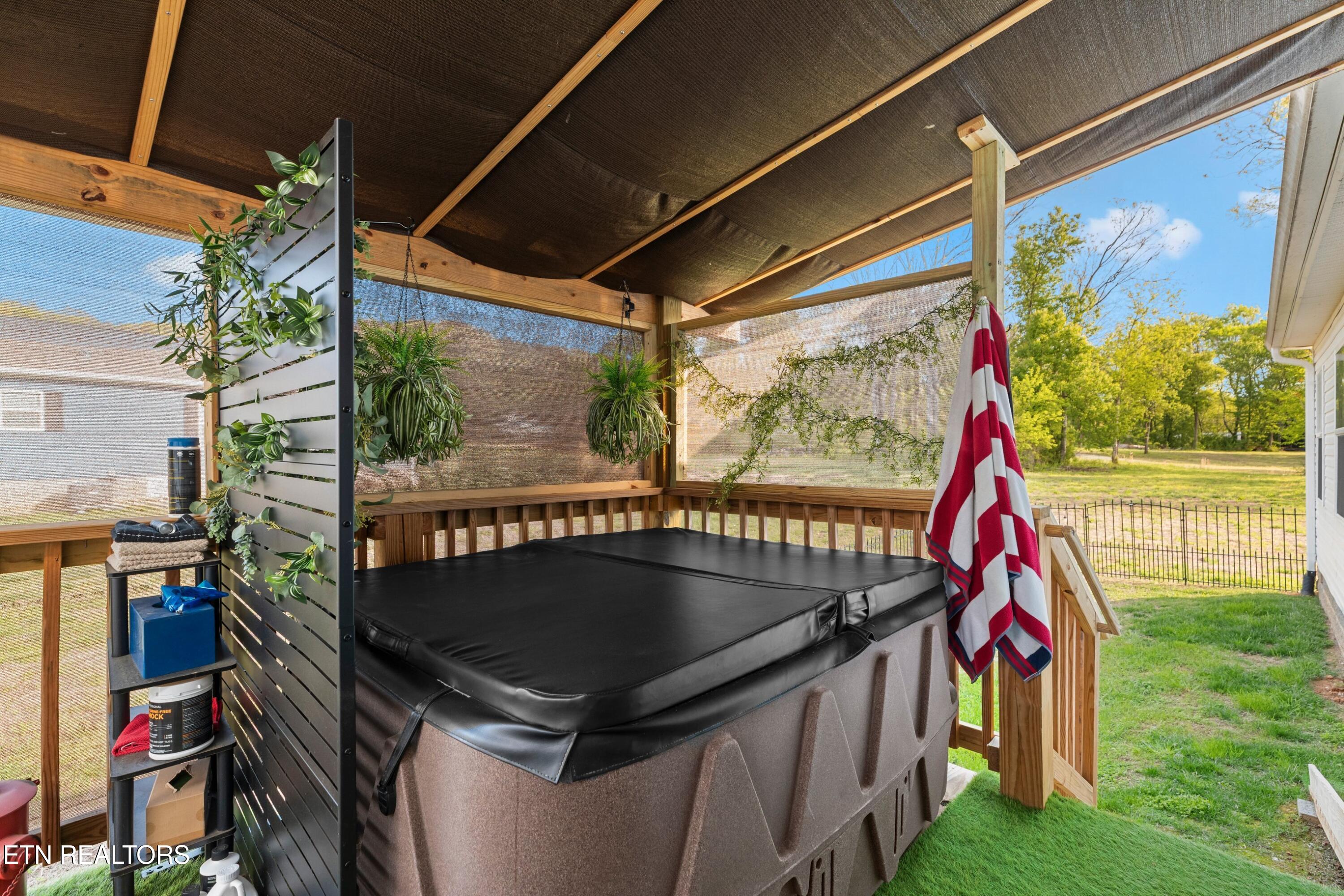 318 Garden Lane Dandridge TN 37725