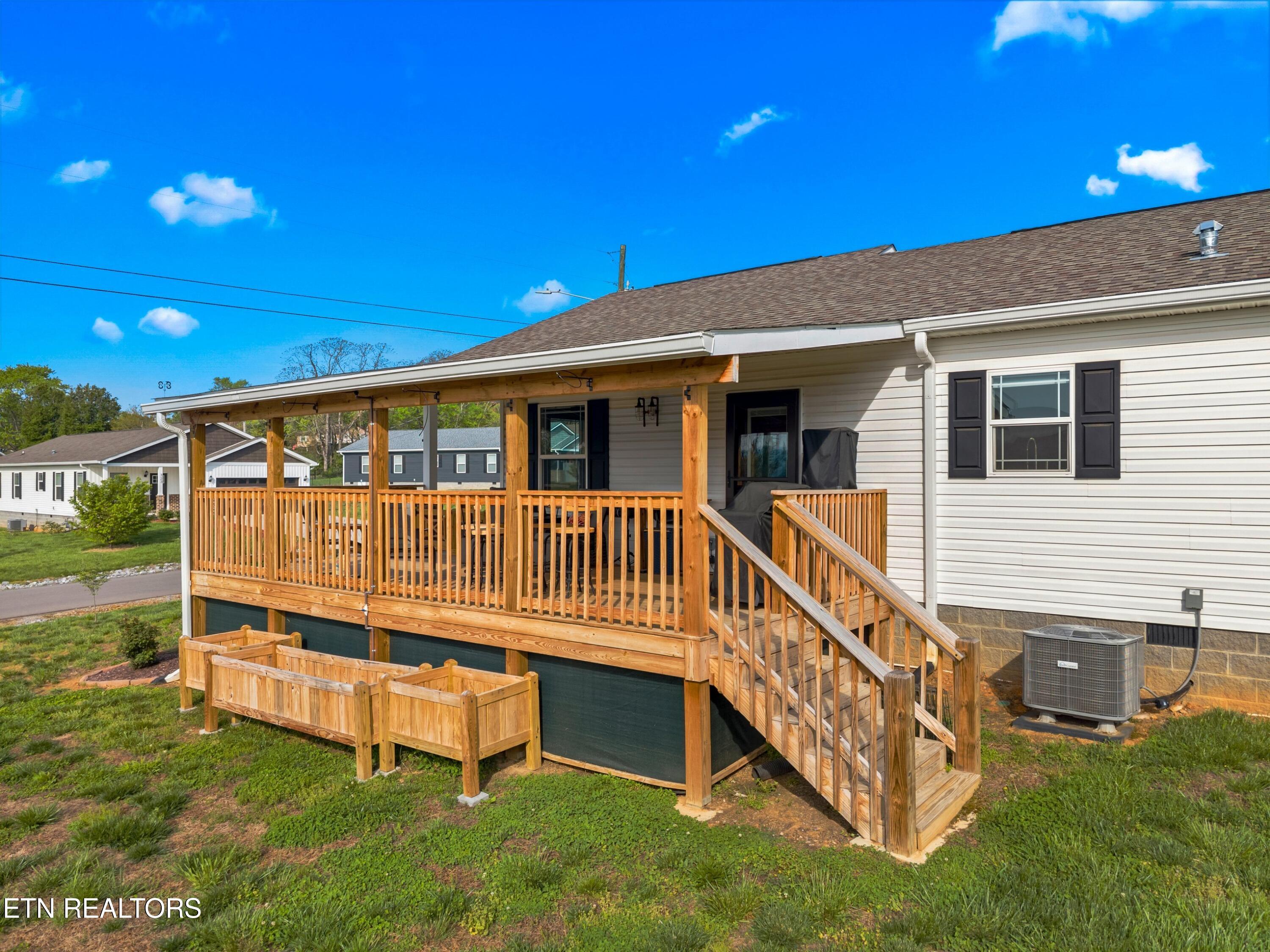 318 Garden Lane Dandridge TN 37725
