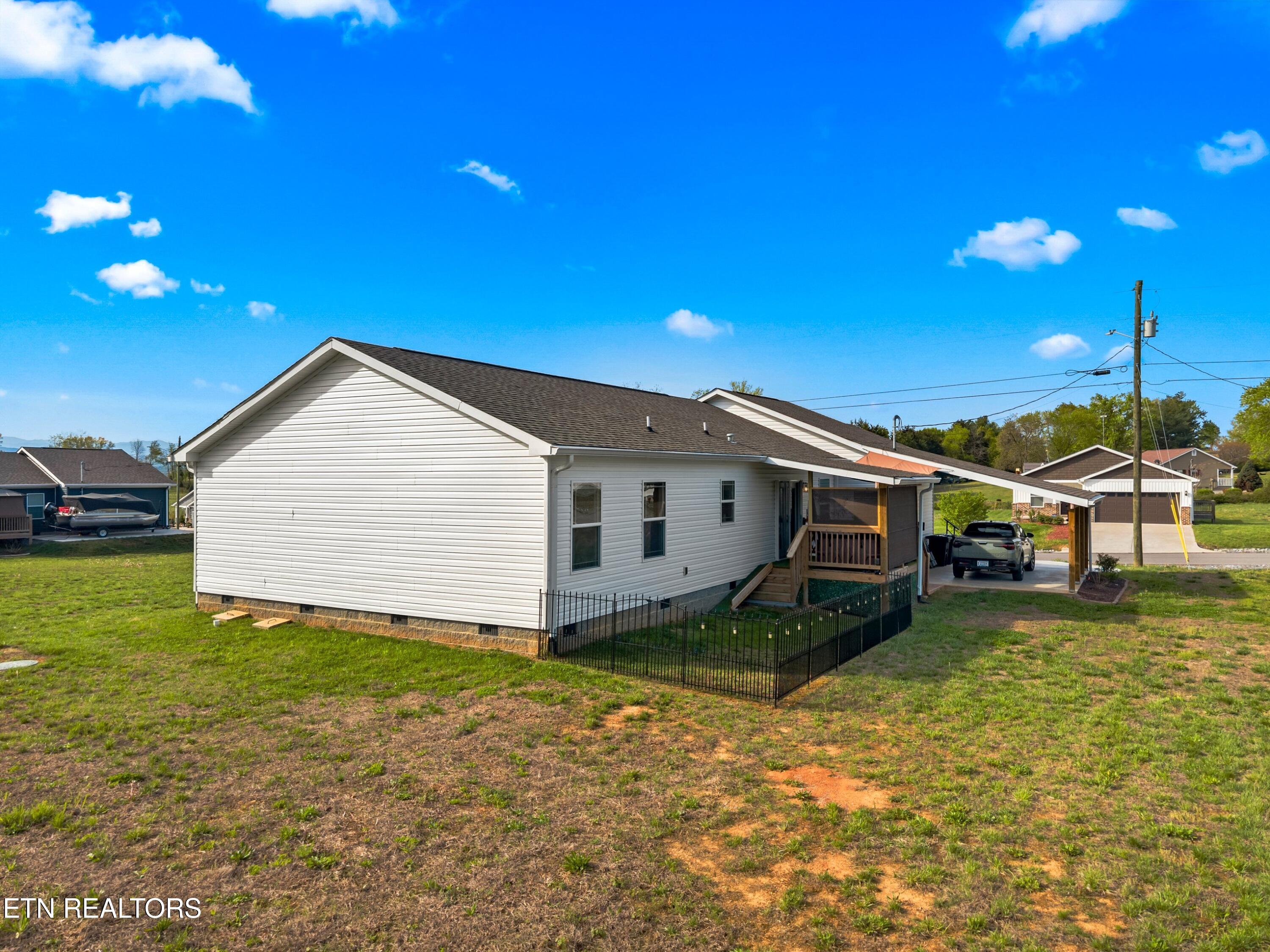 318 Garden Lane Dandridge TN 37725