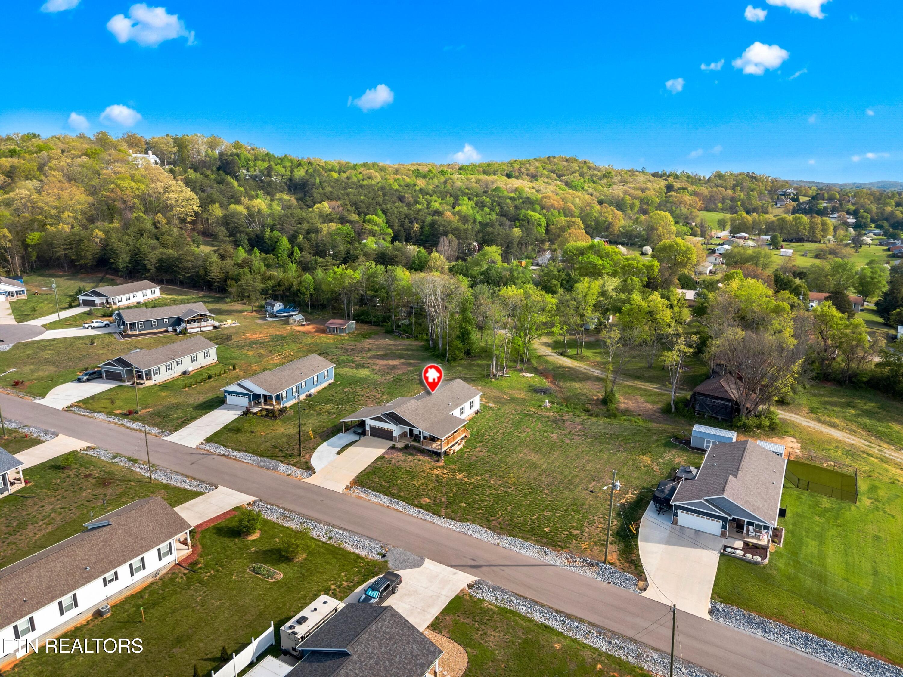 318 Garden Lane Dandridge TN 37725