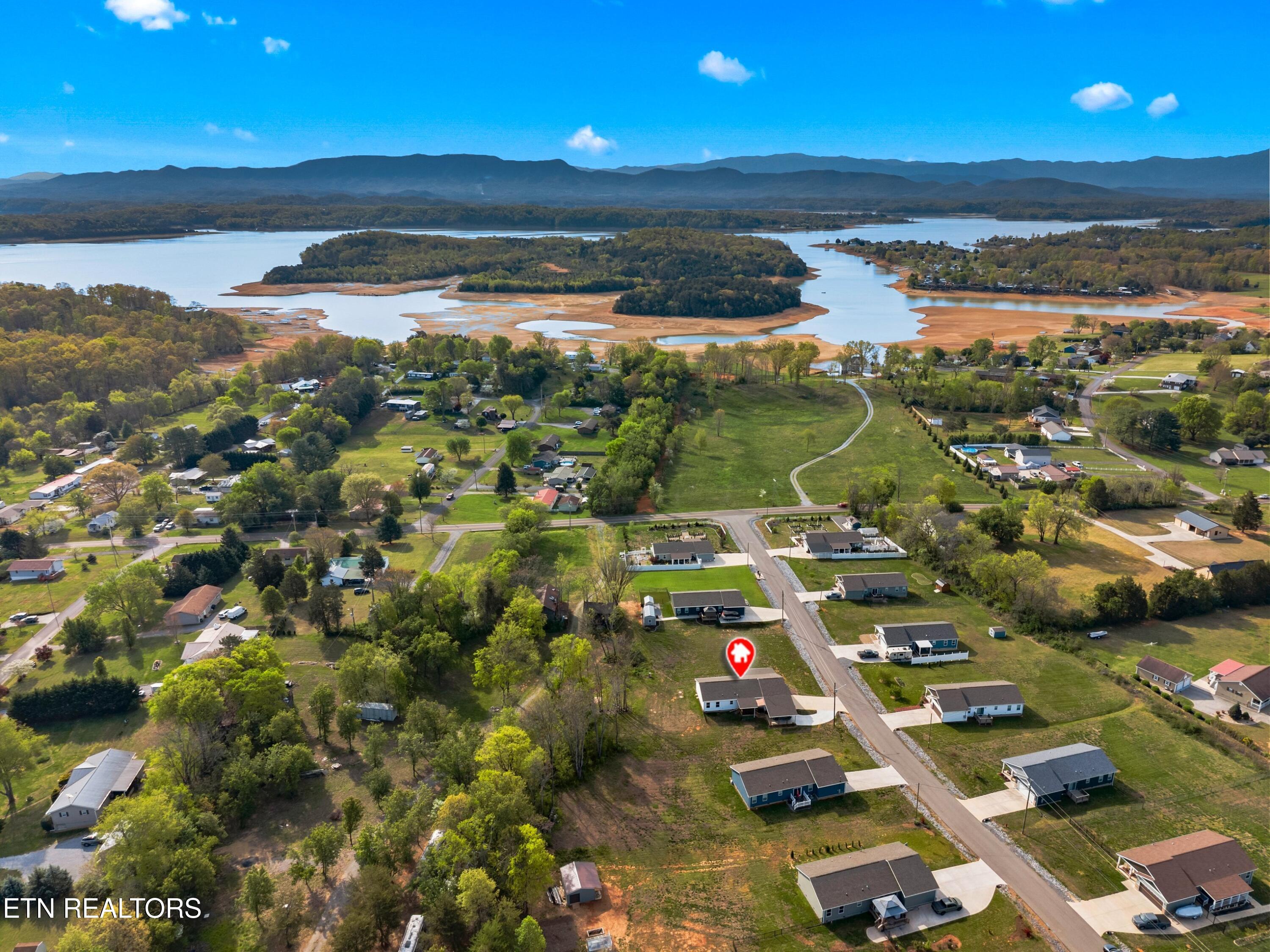 318 Garden Lane Dandridge TN 37725