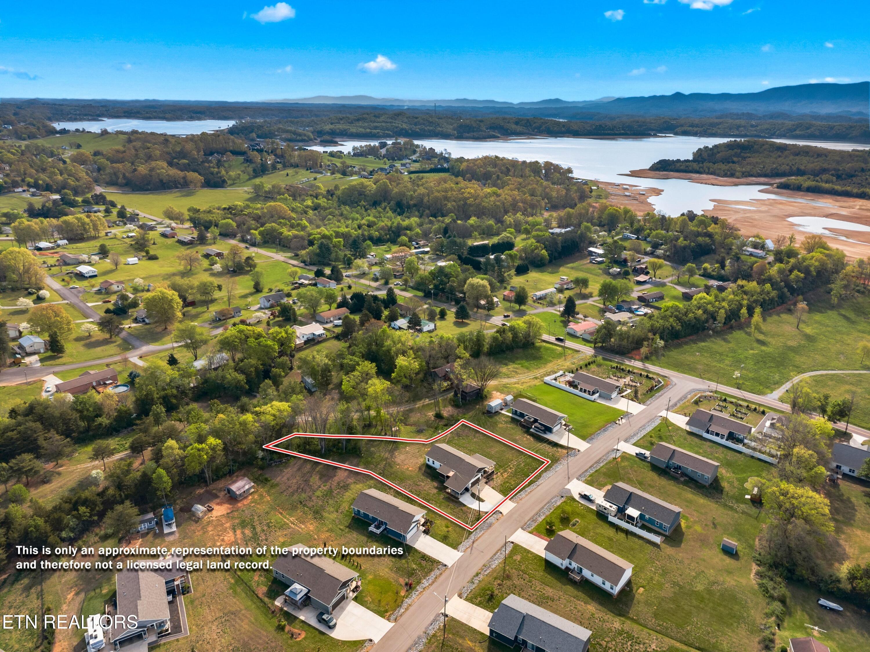 318 Garden Lane Dandridge TN 37725