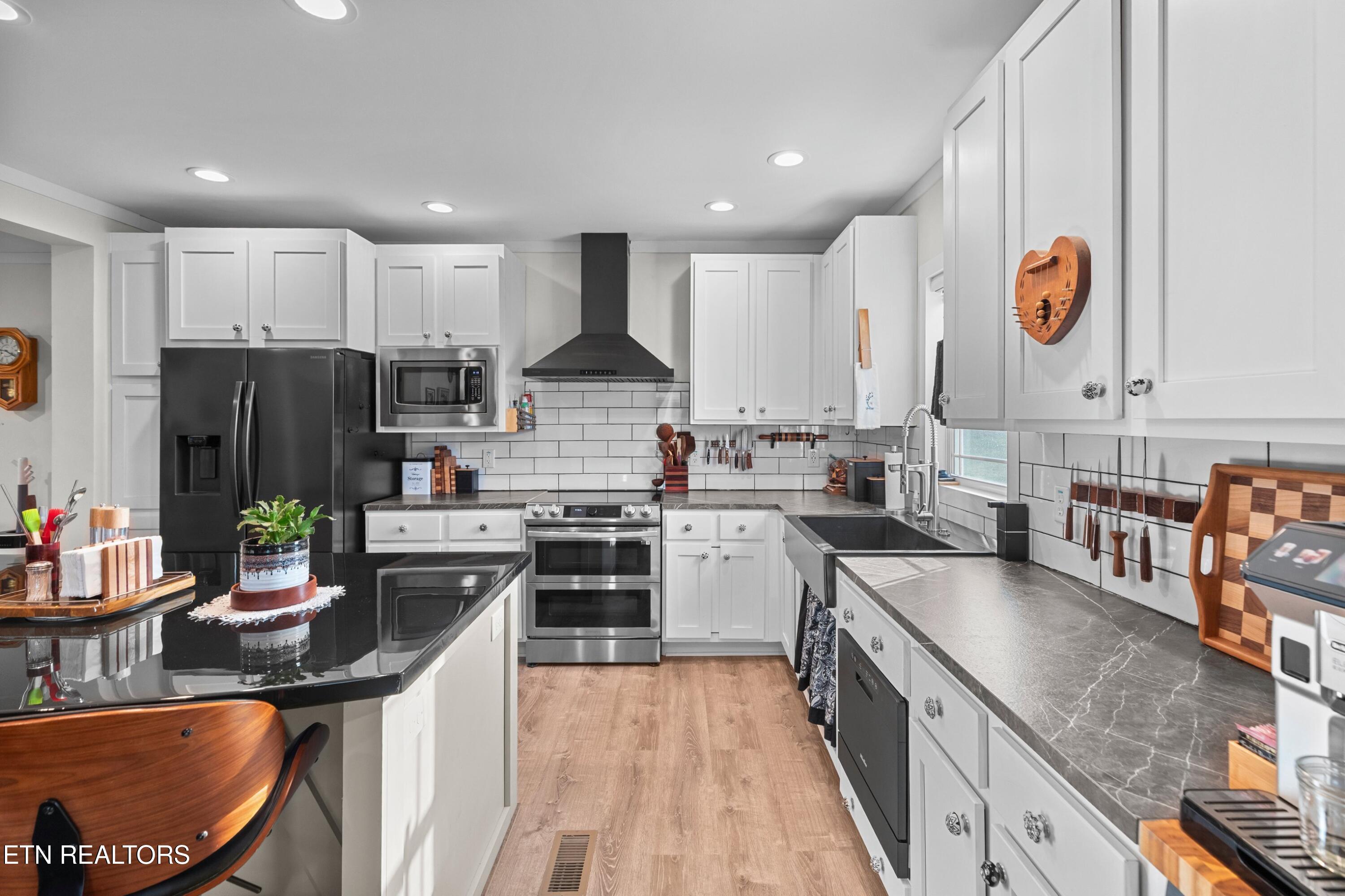 318 Garden Lane Dandridge TN 37725