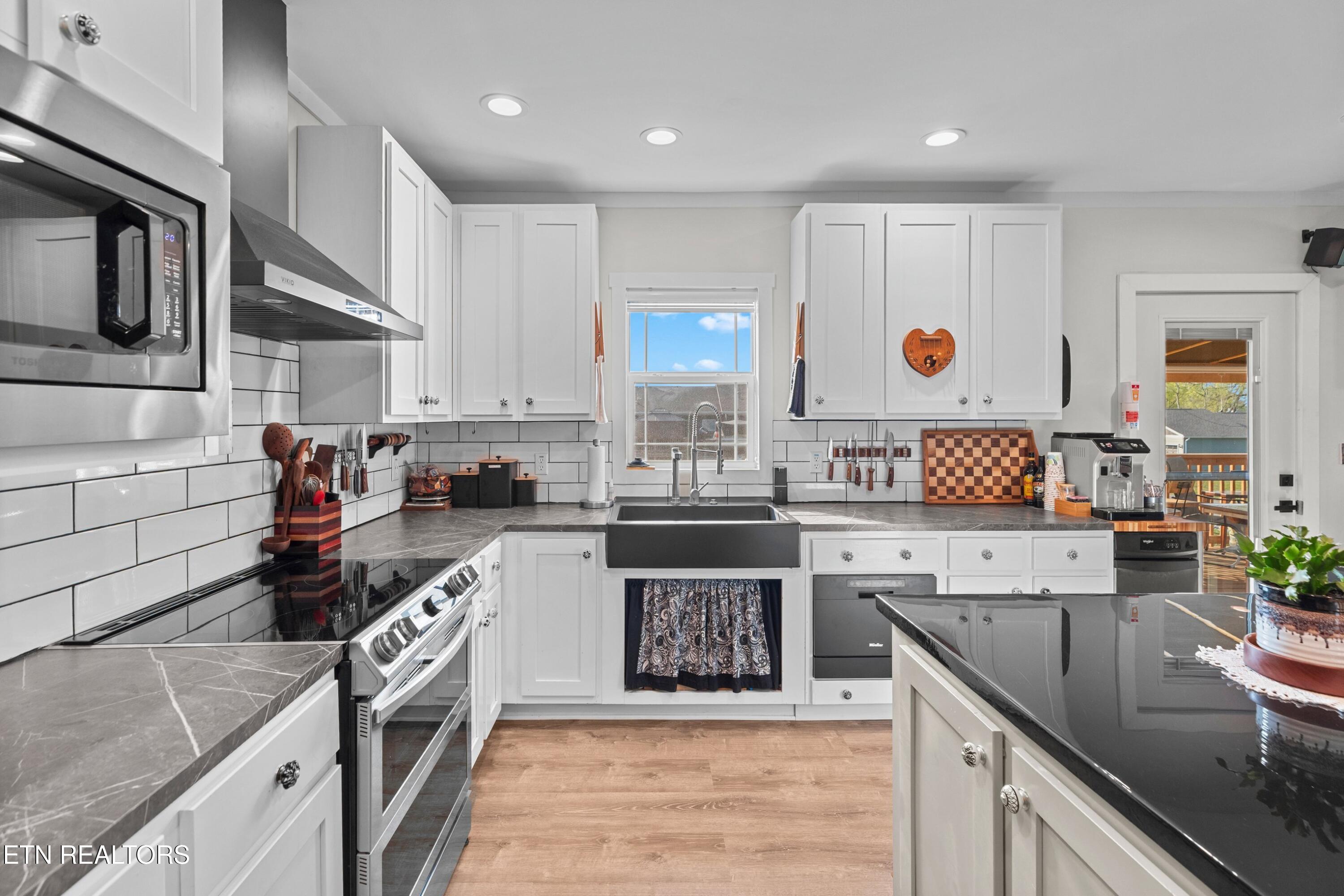 318 Garden Lane Dandridge TN 37725