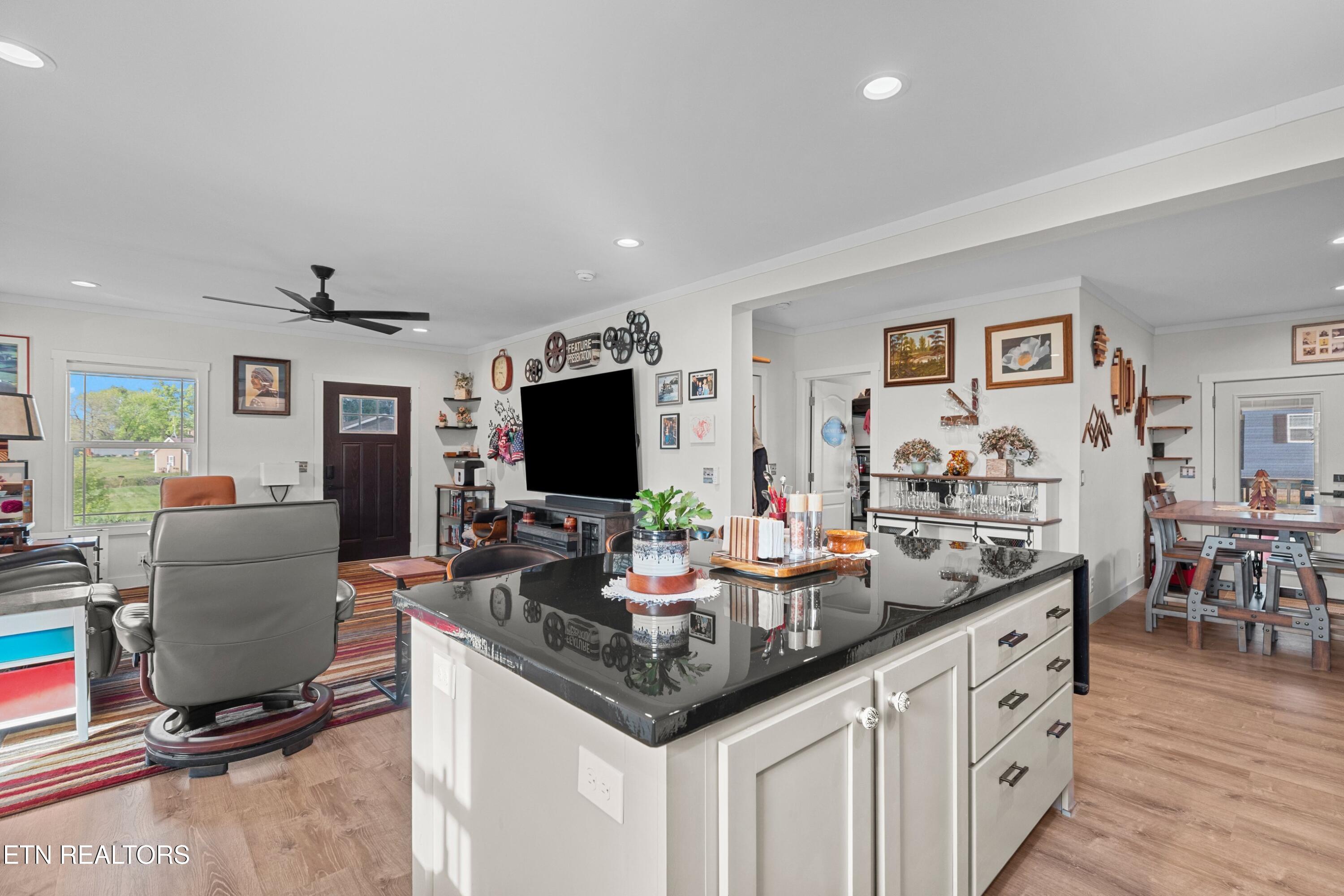 318 Garden Lane Dandridge TN 37725