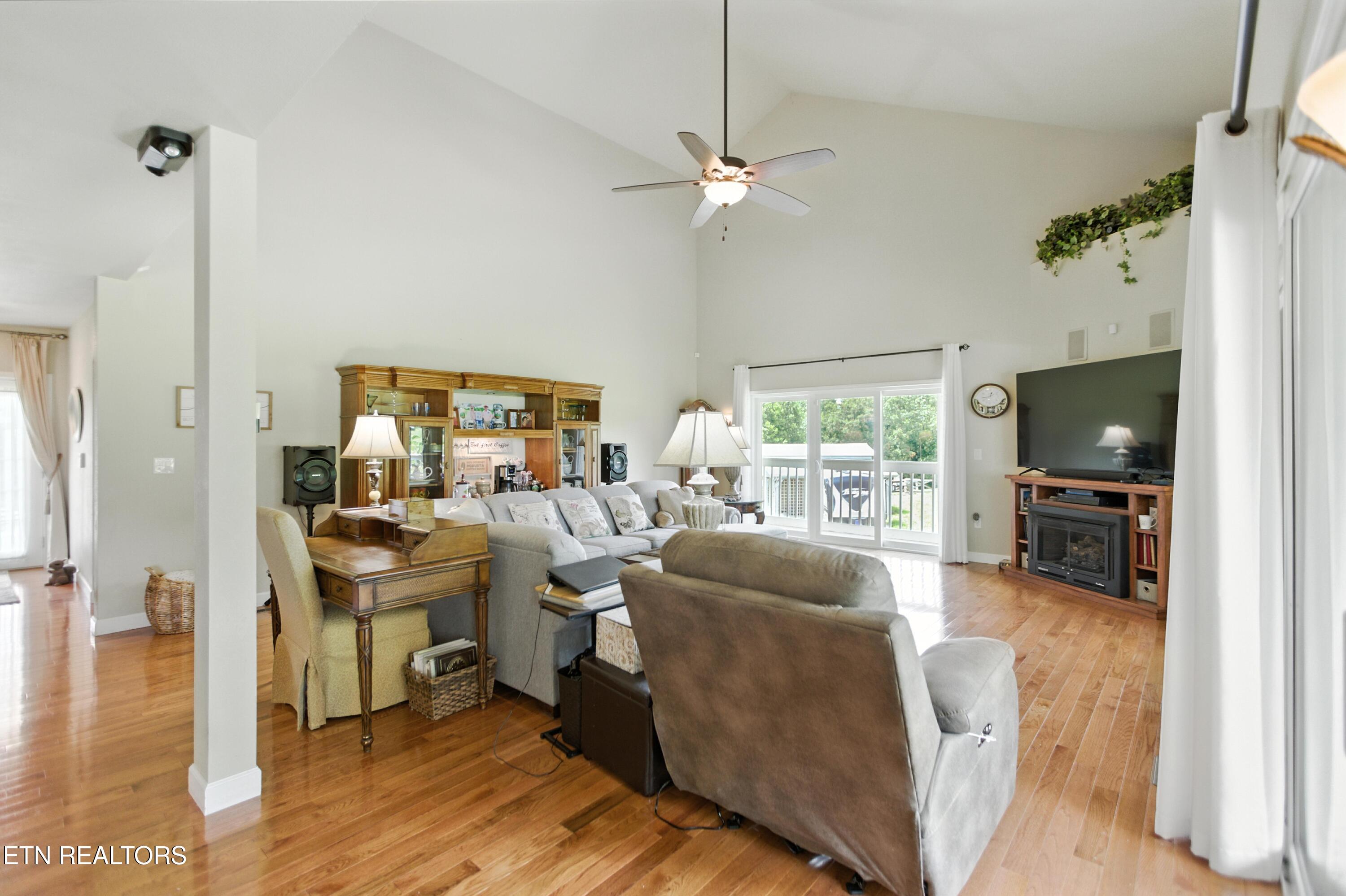 4703 Highway 25e Tazewell TN 37879