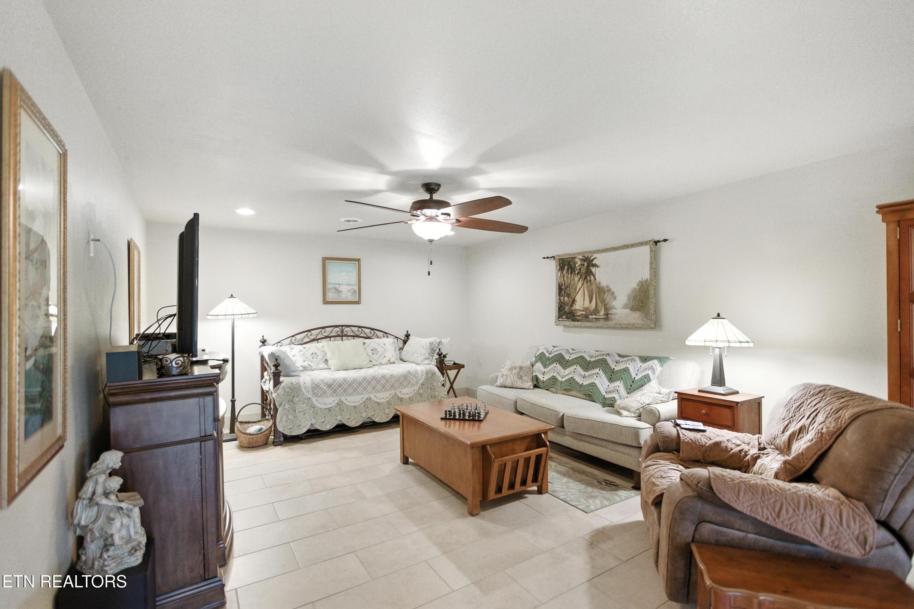 4703 Highway 25e Tazewell TN 37879